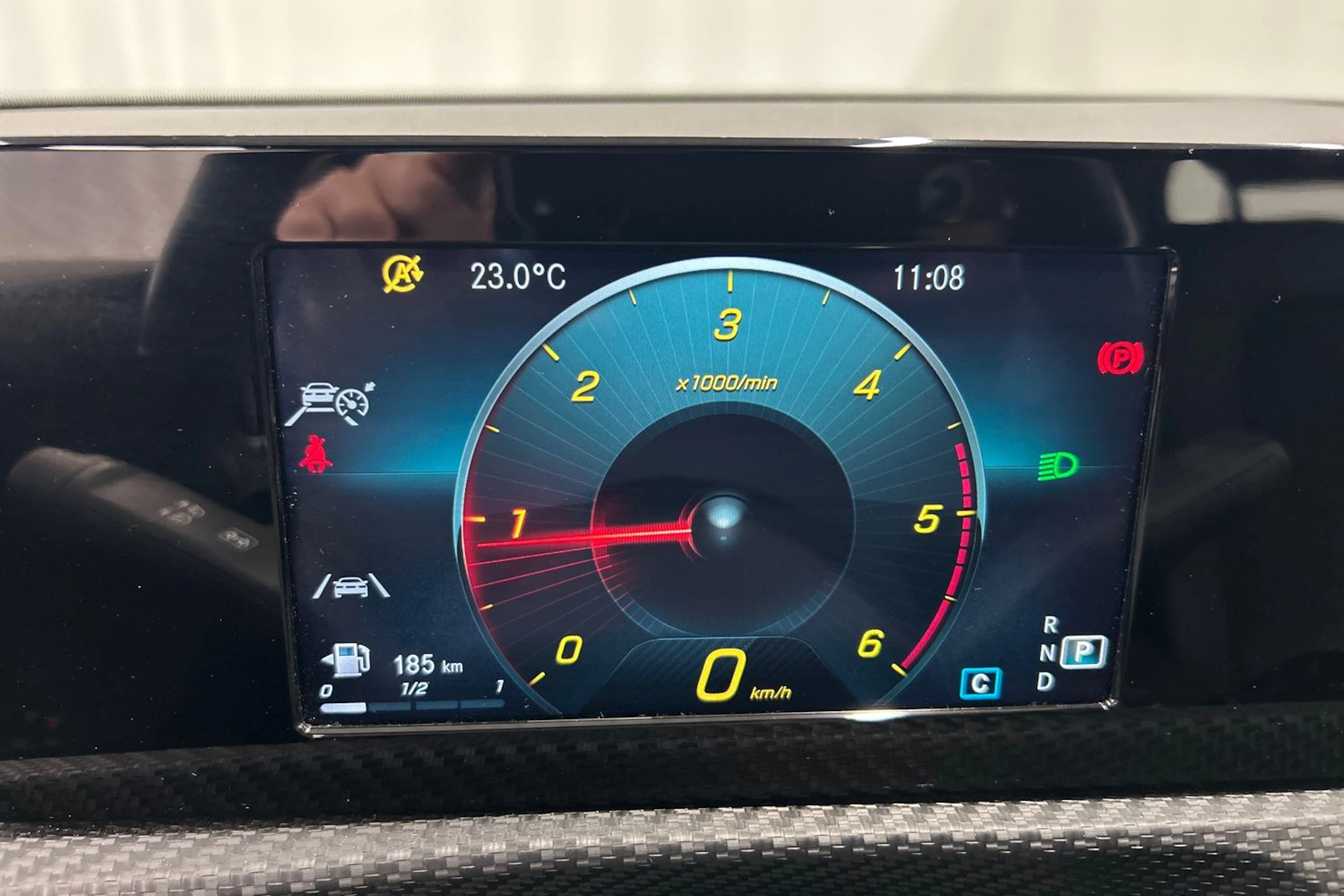 musta Mercedes-Benz A 2020 kuva 19.