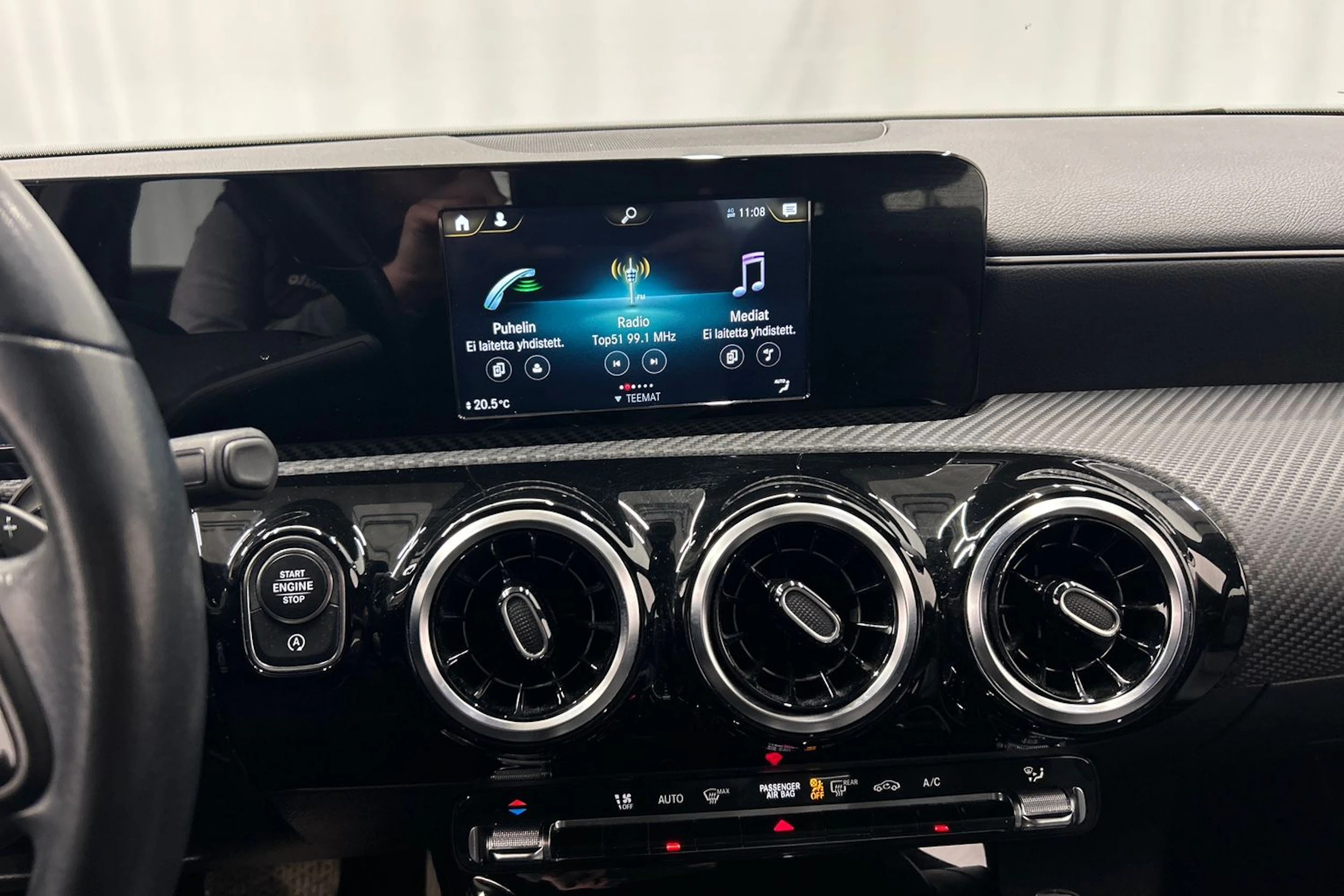 musta Mercedes-Benz A 2020 kuva 22.