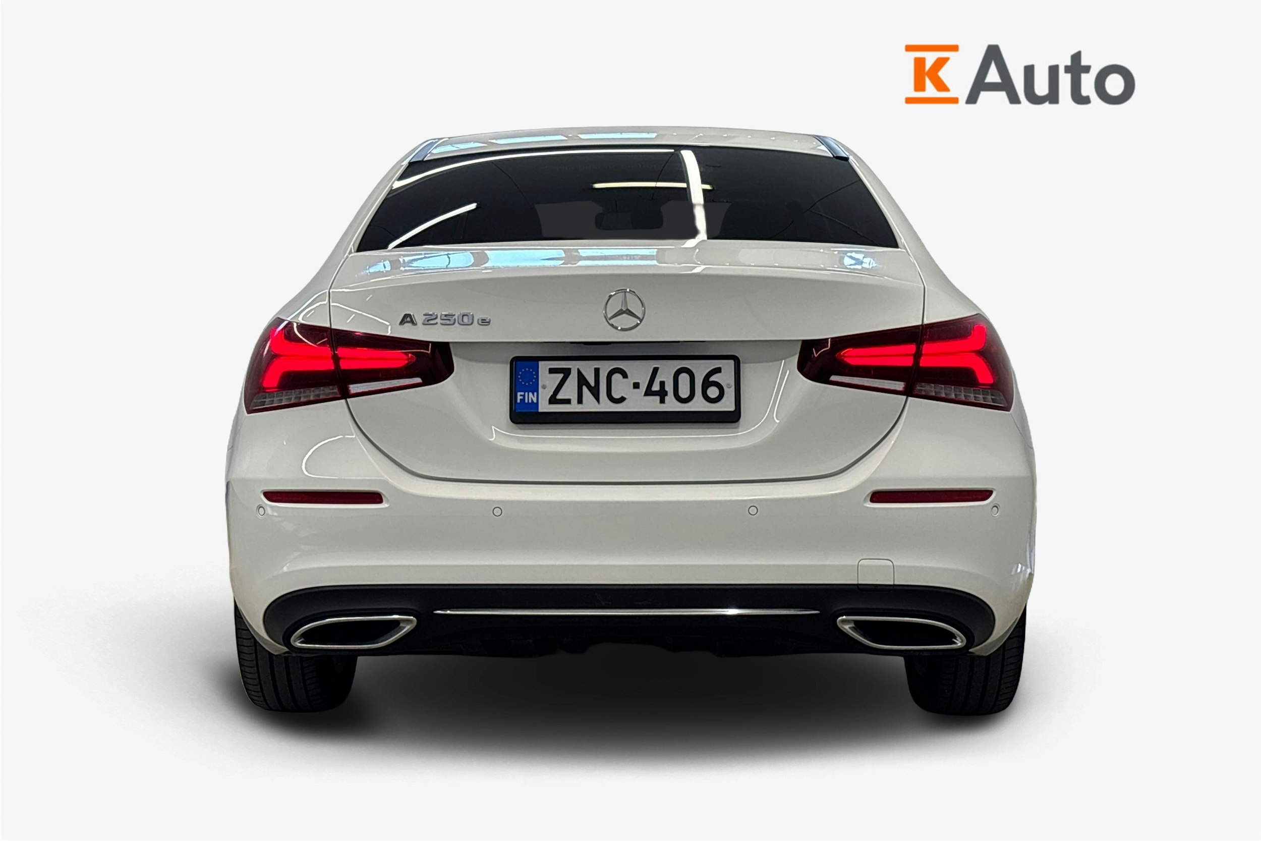 valkoinen Mercedes-Benz A 2020 kuva 3.