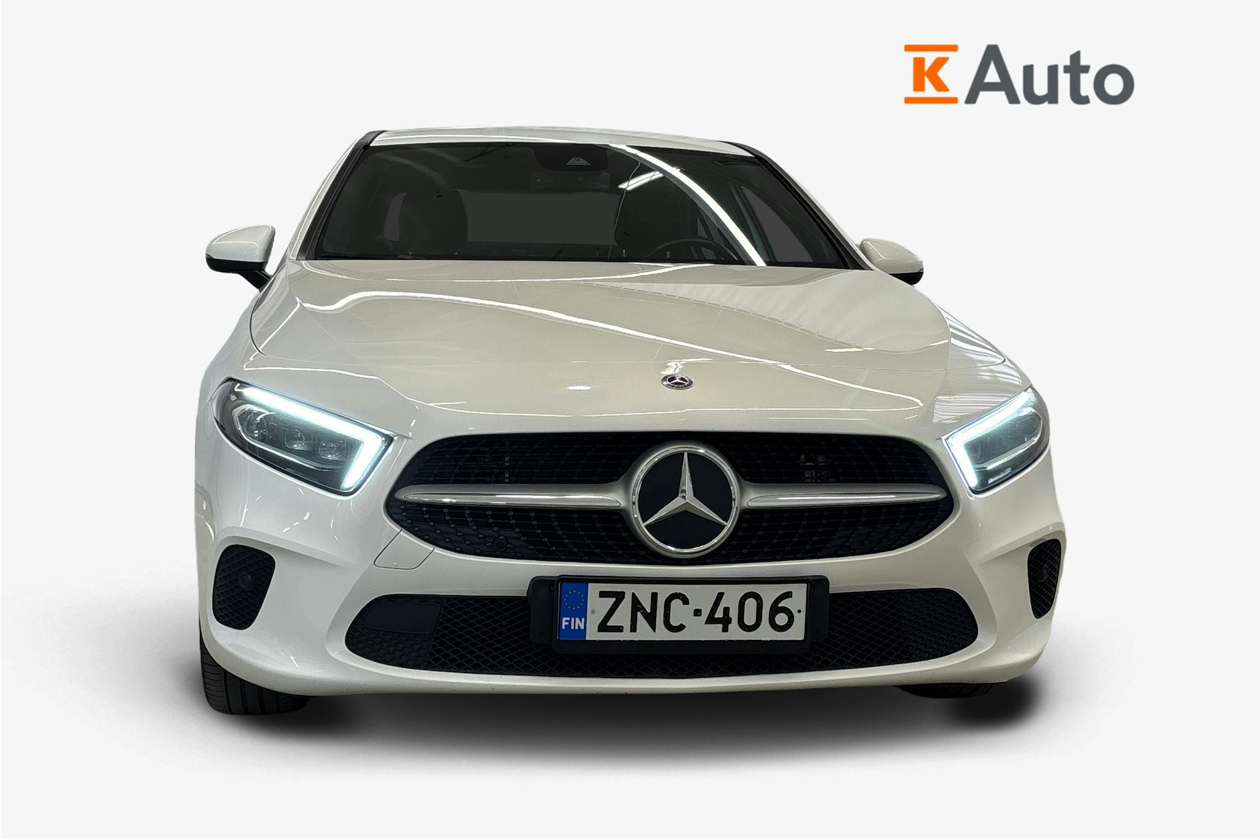 valkoinen Mercedes-Benz A 2020 kuva 4.