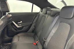 valkoinen Mercedes-Benz A 2020 kuva 10.