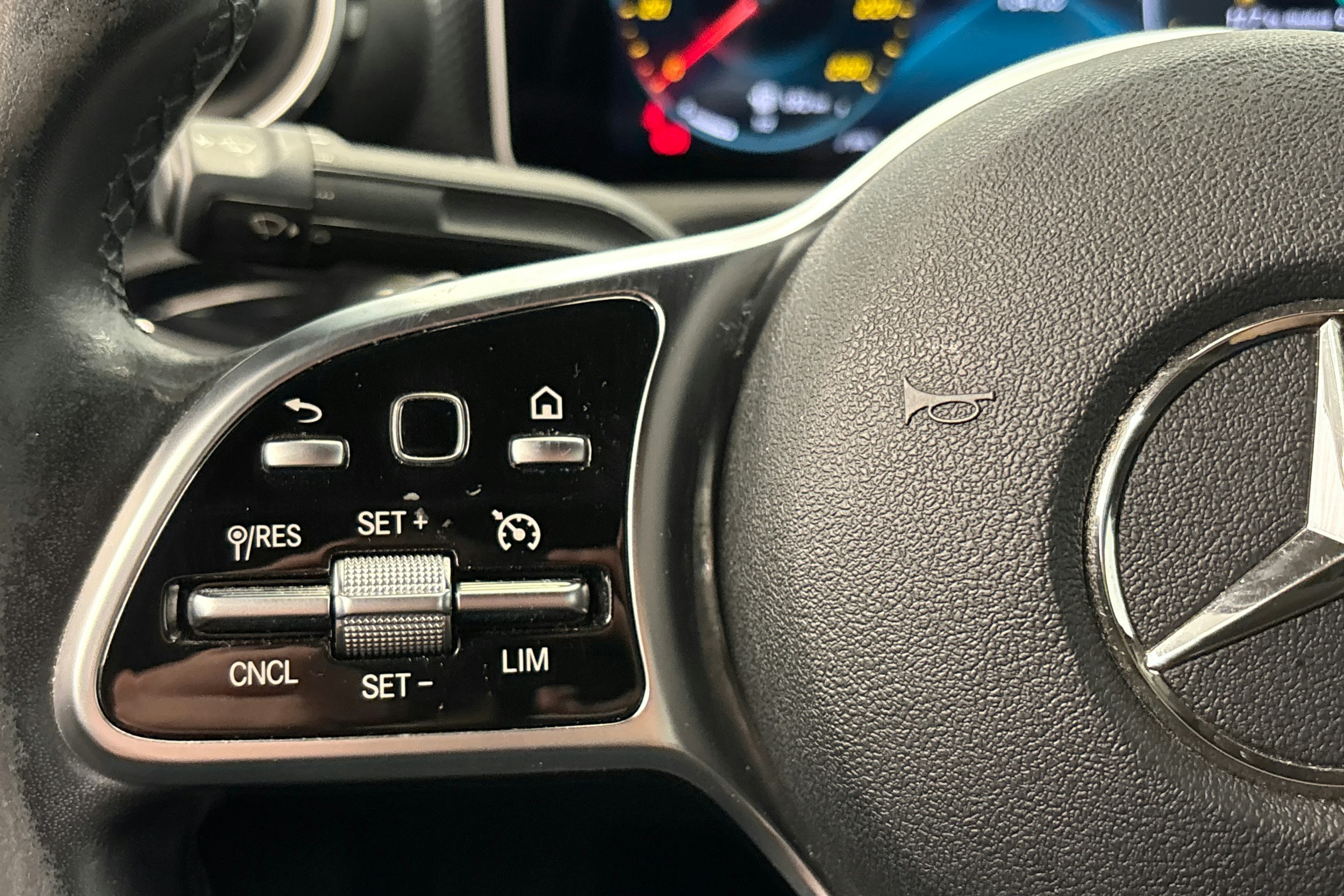 valkoinen Mercedes-Benz A 2020 kuva 14.