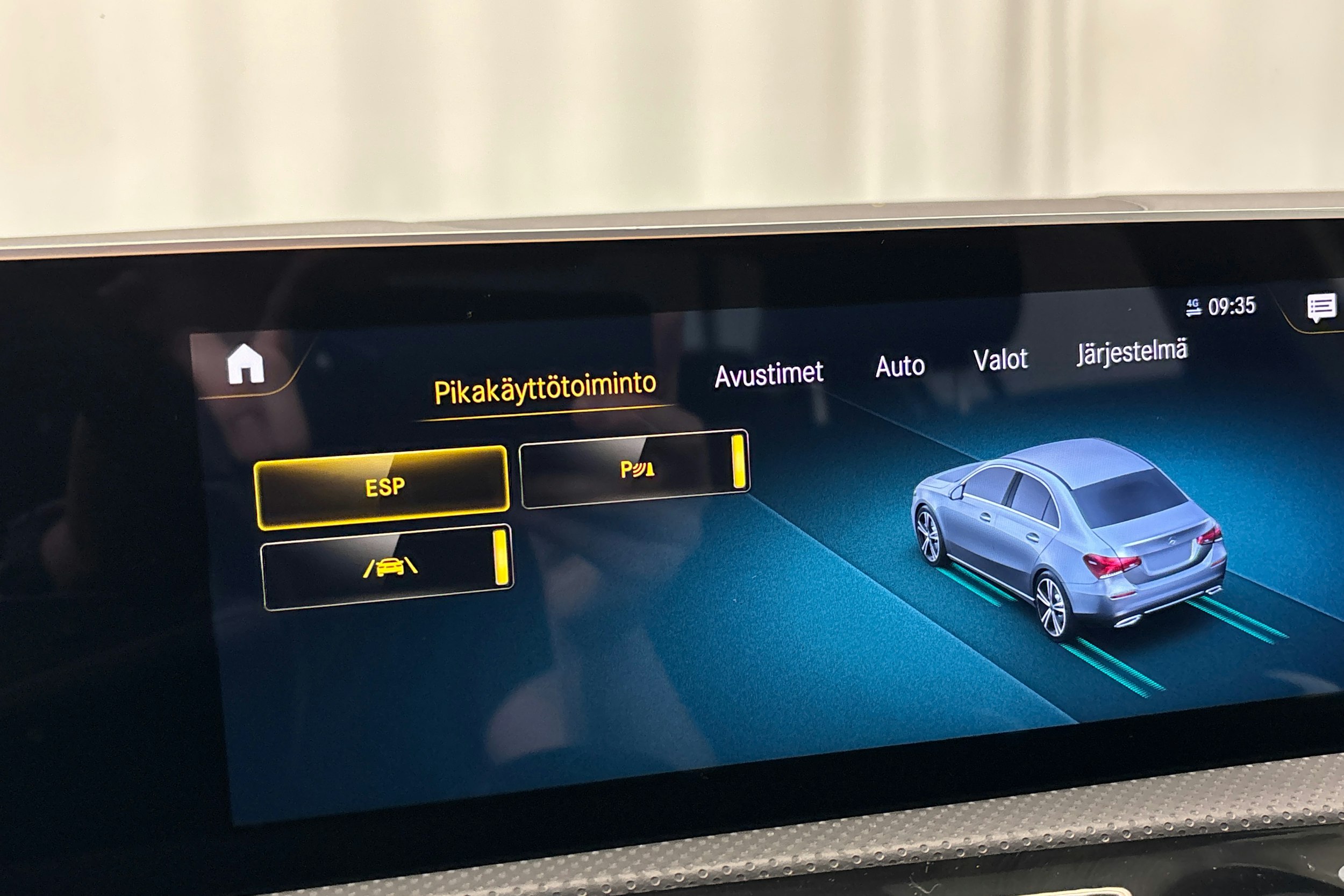 valkoinen Mercedes-Benz A 2020 kuva 18.