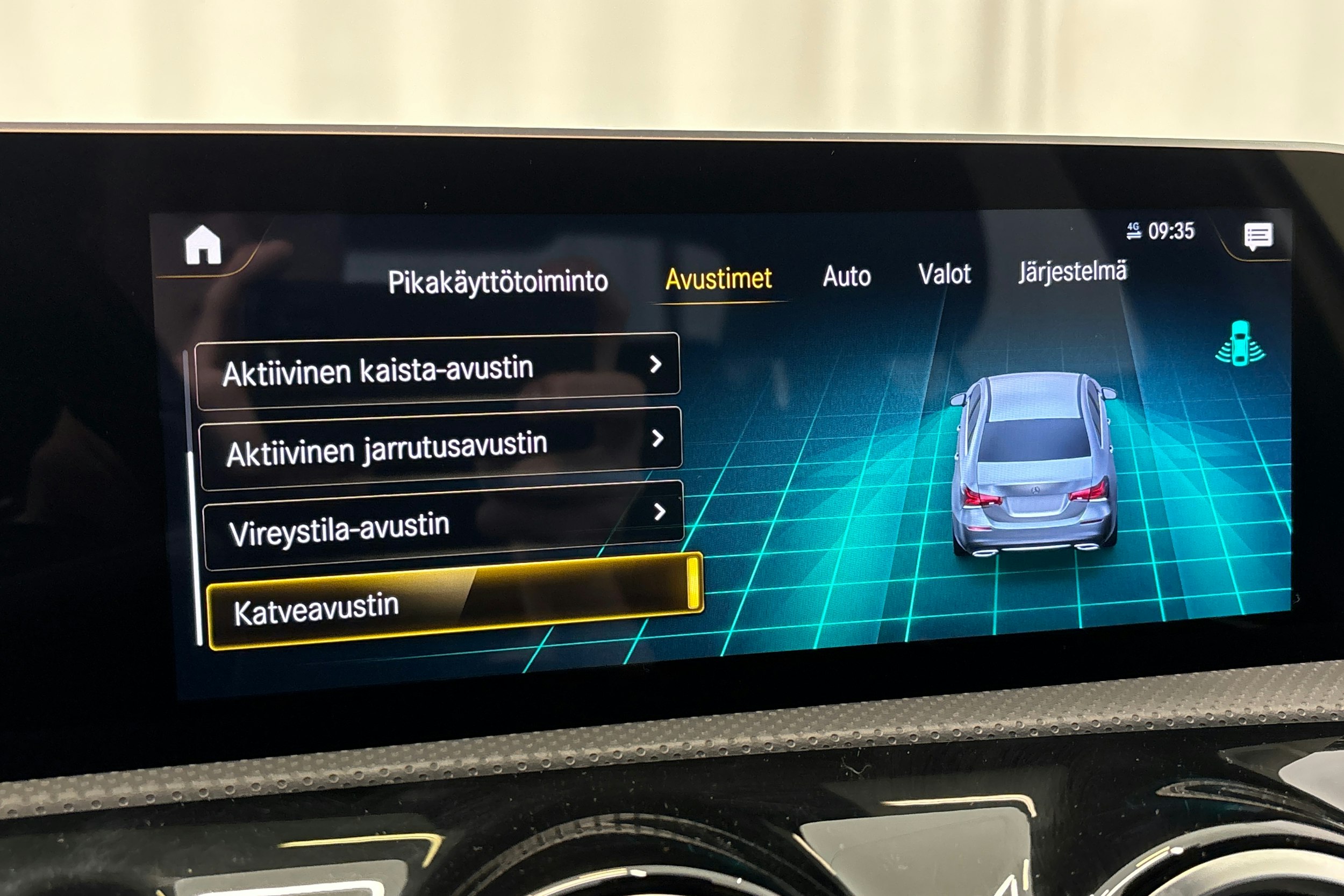 valkoinen Mercedes-Benz A 2020 kuva 20.