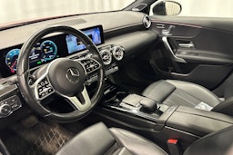 met. punainen Mercedes-Benz A 2021 kuva 3.