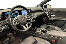 met. punainen Mercedes-Benz A 2021 kuva 7.