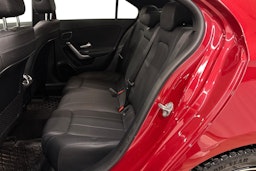 met. punainen Mercedes-Benz A 2021 kuva 10.