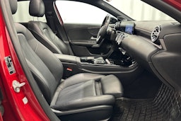 met. punainen Mercedes-Benz A 2021 kuva 13.