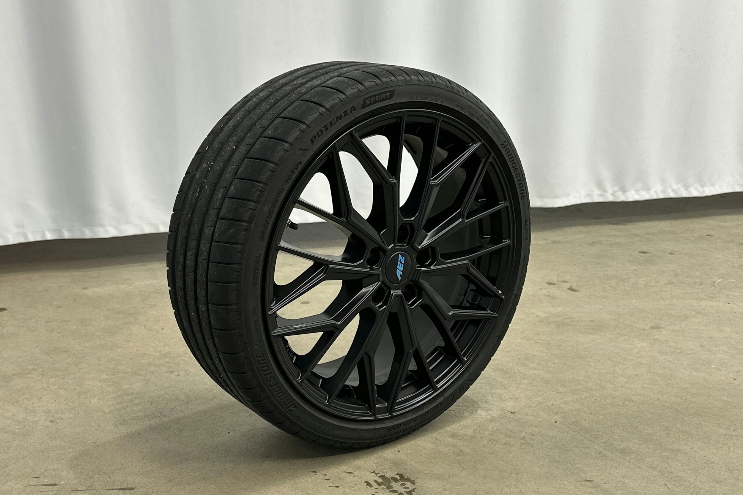 met. punainen Mercedes-Benz A 2021 kuva 14.