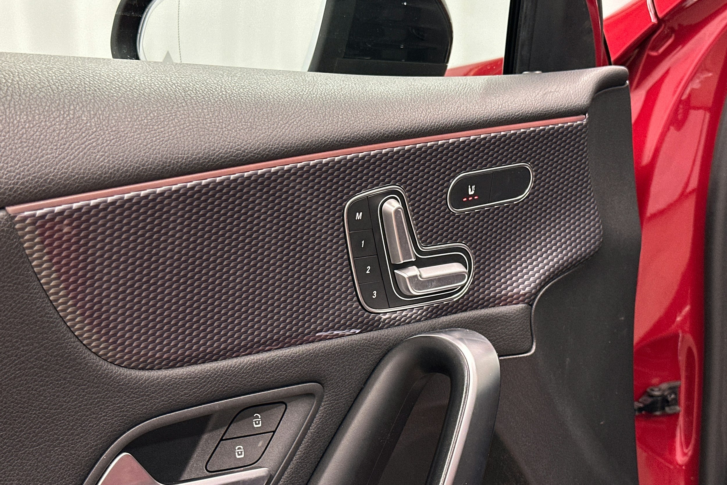 met. punainen Mercedes-Benz A 2021 kuva 16.