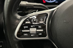 met. punainen Mercedes-Benz A 2021 kuva 19.