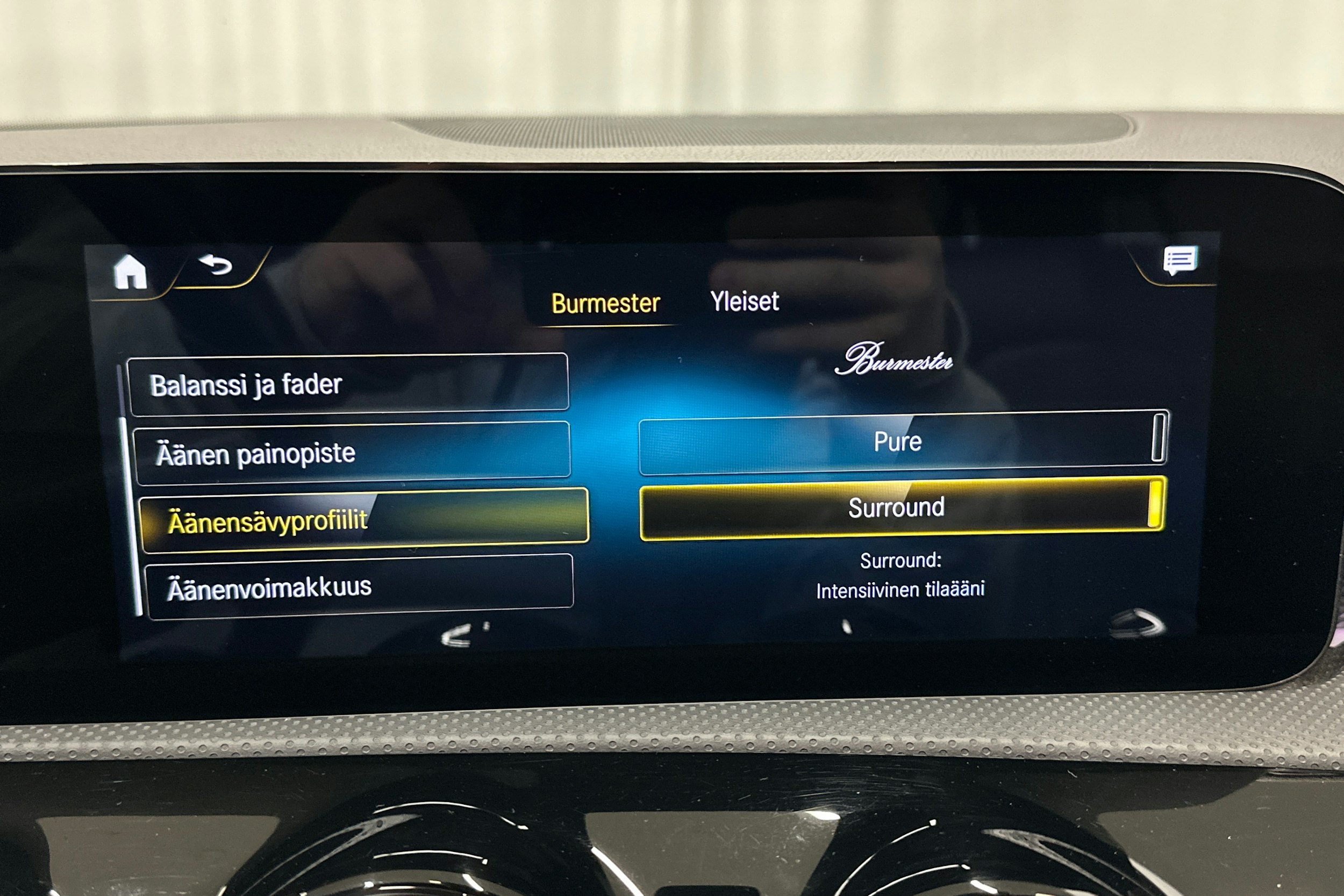 met. punainen Mercedes-Benz A 2021 kuva 24.