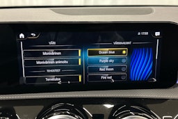 met. punainen Mercedes-Benz A 2021 kuva 26.