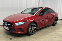 met. punainen Mercedes-Benz A 2021 kuva 29.