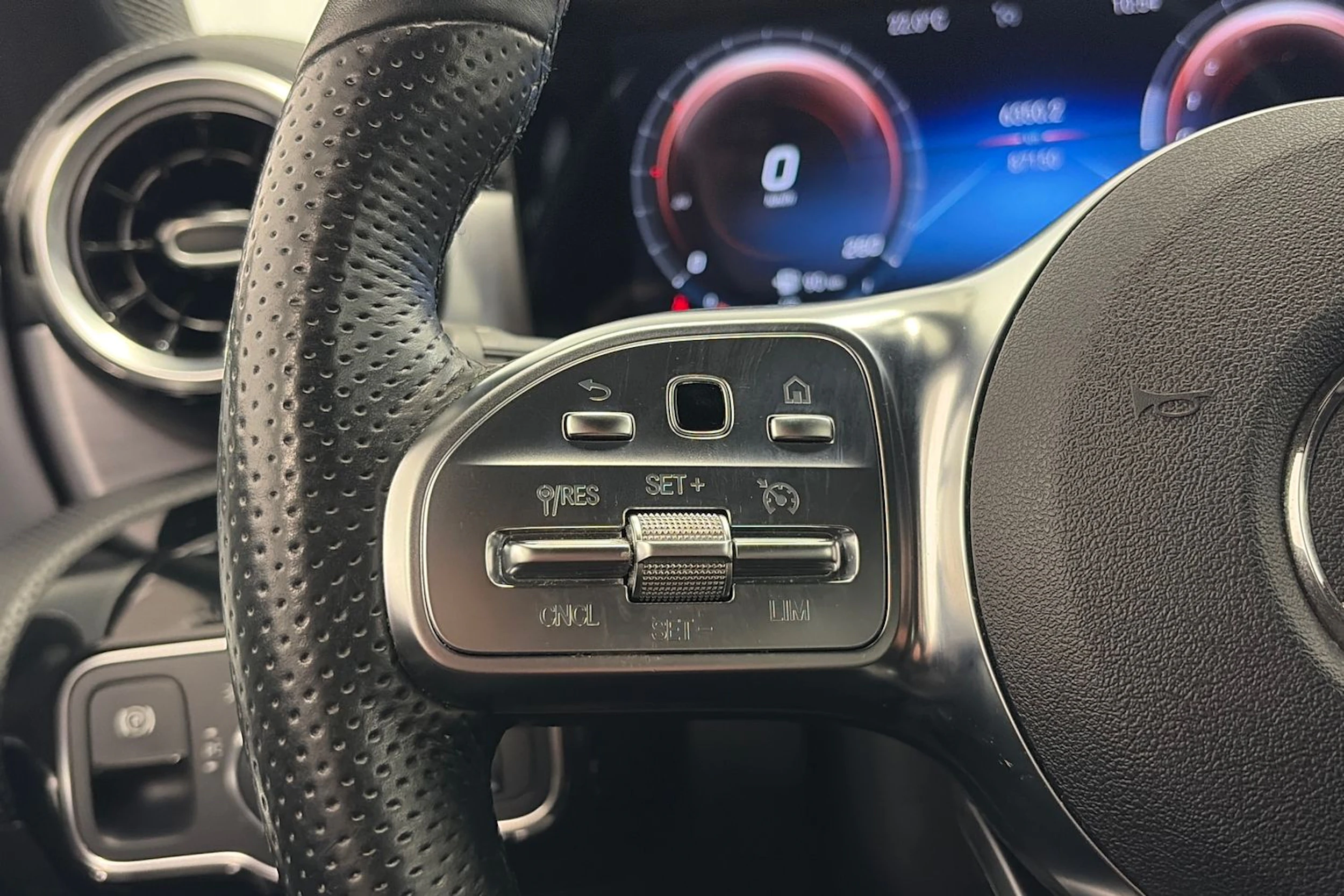 valkoinen Mercedes-Benz A 2021 kuva 14.