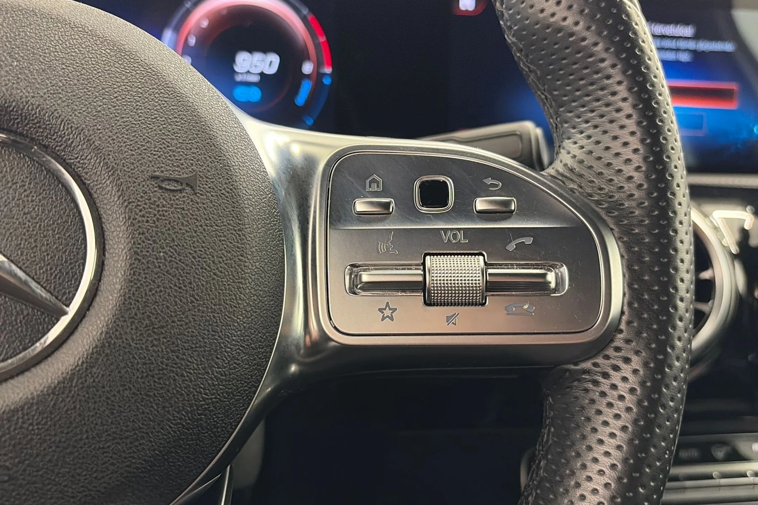 valkoinen Mercedes-Benz A 2021 kuva 15.