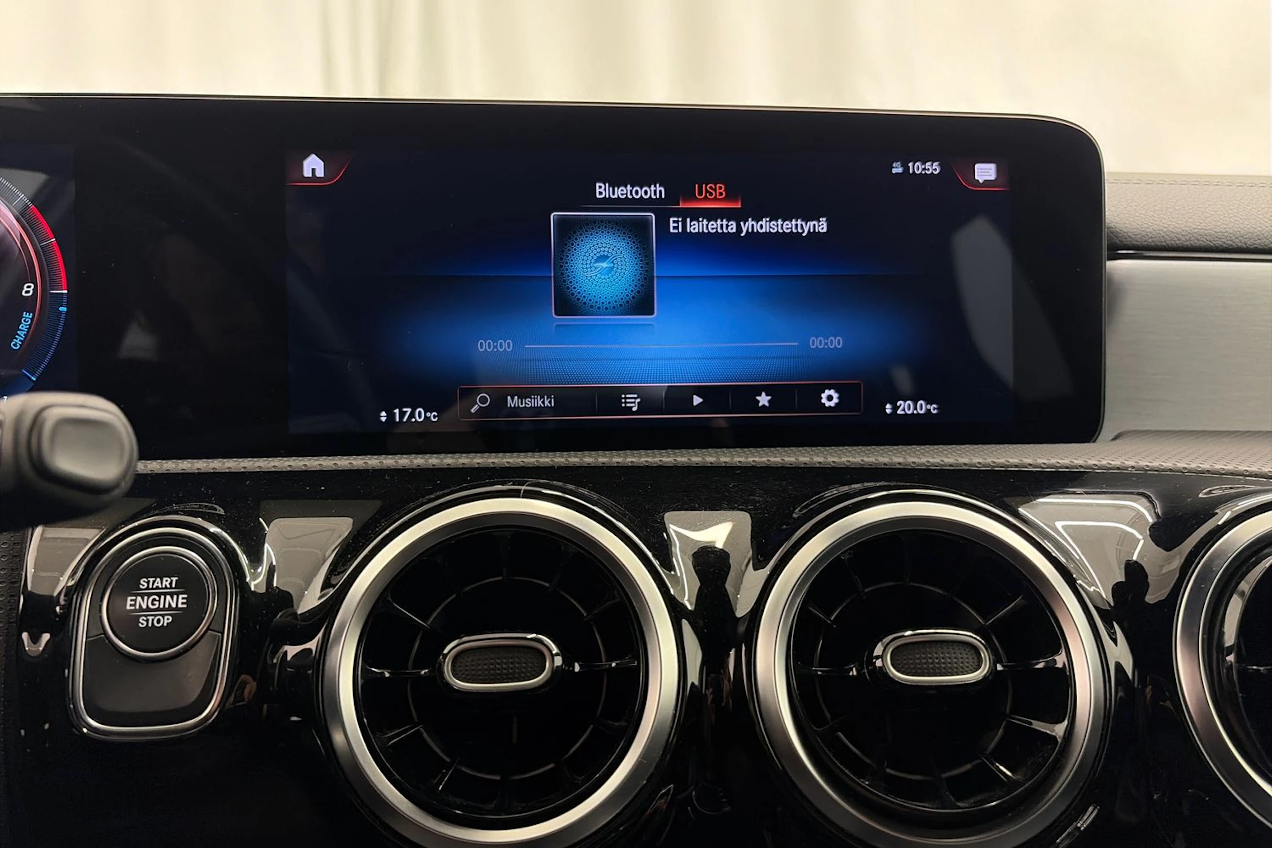 valkoinen Mercedes-Benz A 2021 kuva 19.
