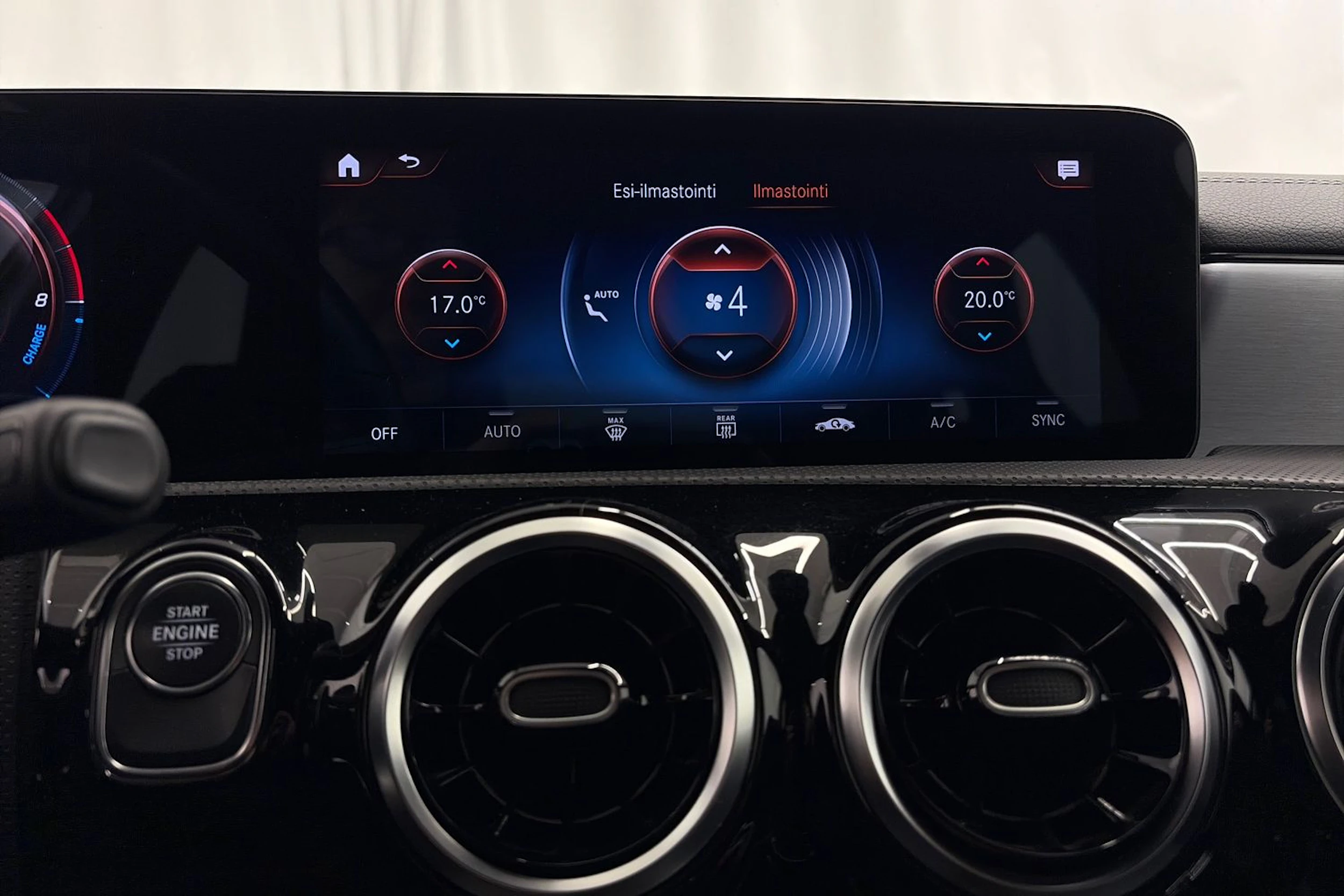 valkoinen Mercedes-Benz A 2021 kuva 22.