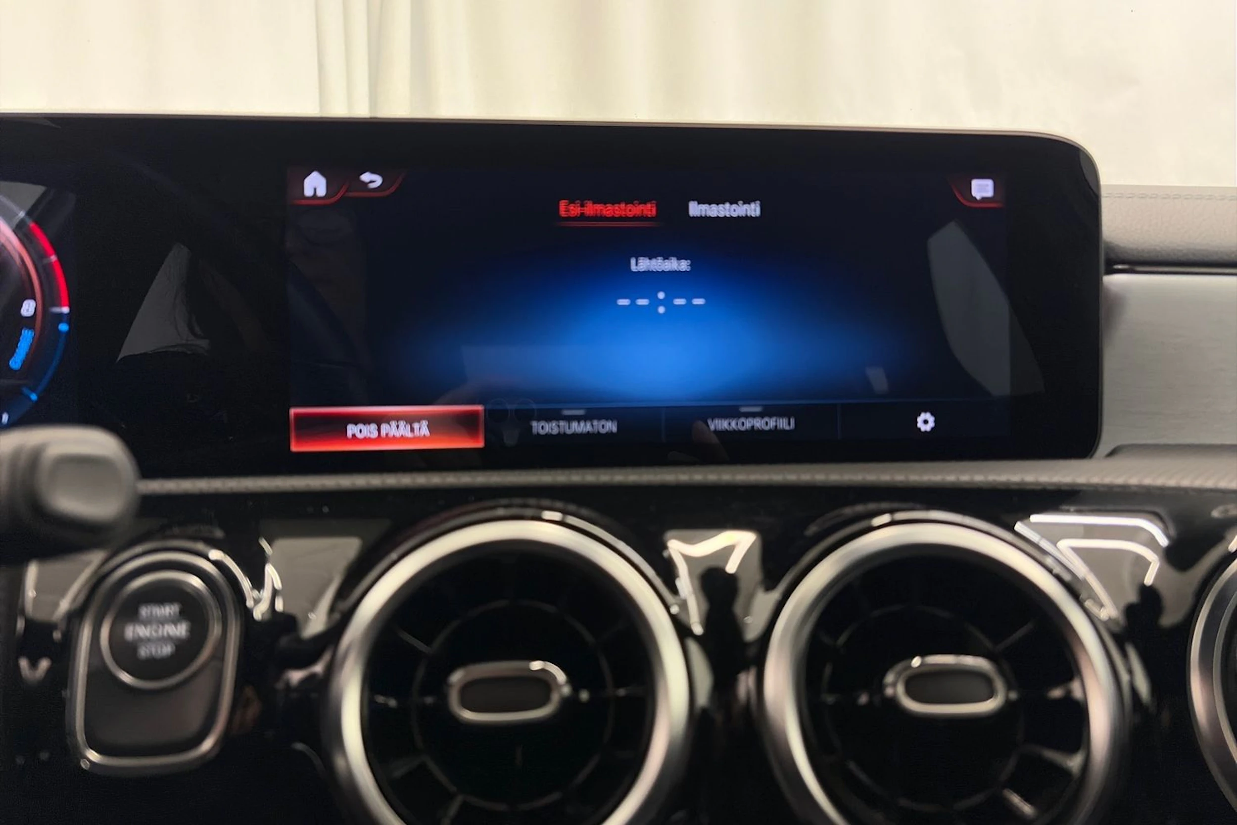 valkoinen Mercedes-Benz A 2021 kuva 23.