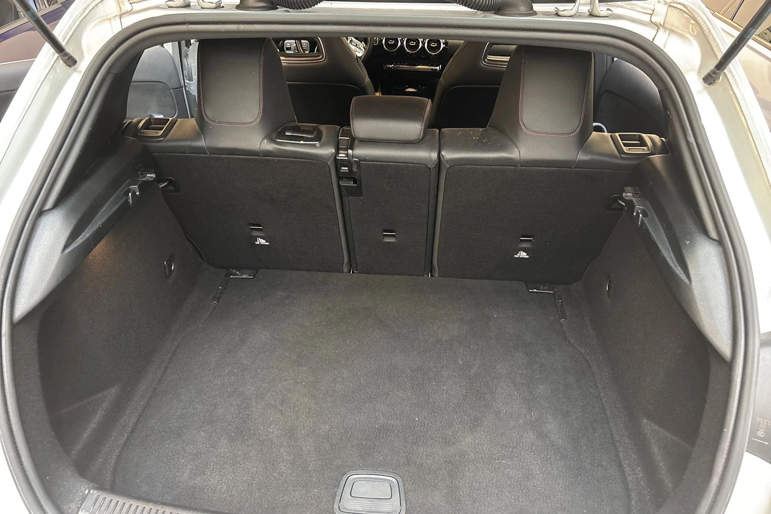 harmaa Mercedes-Benz A 2021 kuva 12.