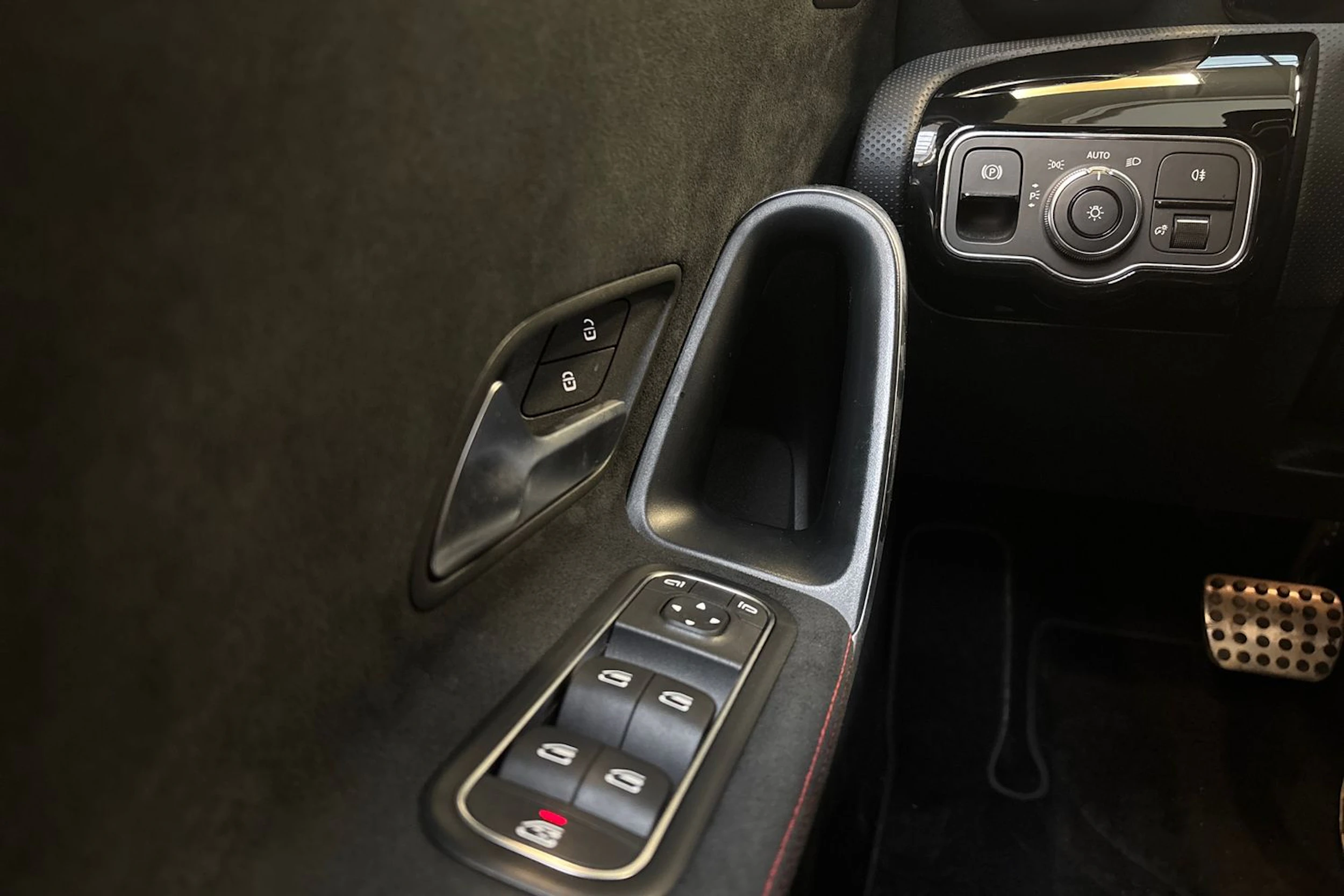 harmaa Mercedes-Benz A 2021 kuva 13.