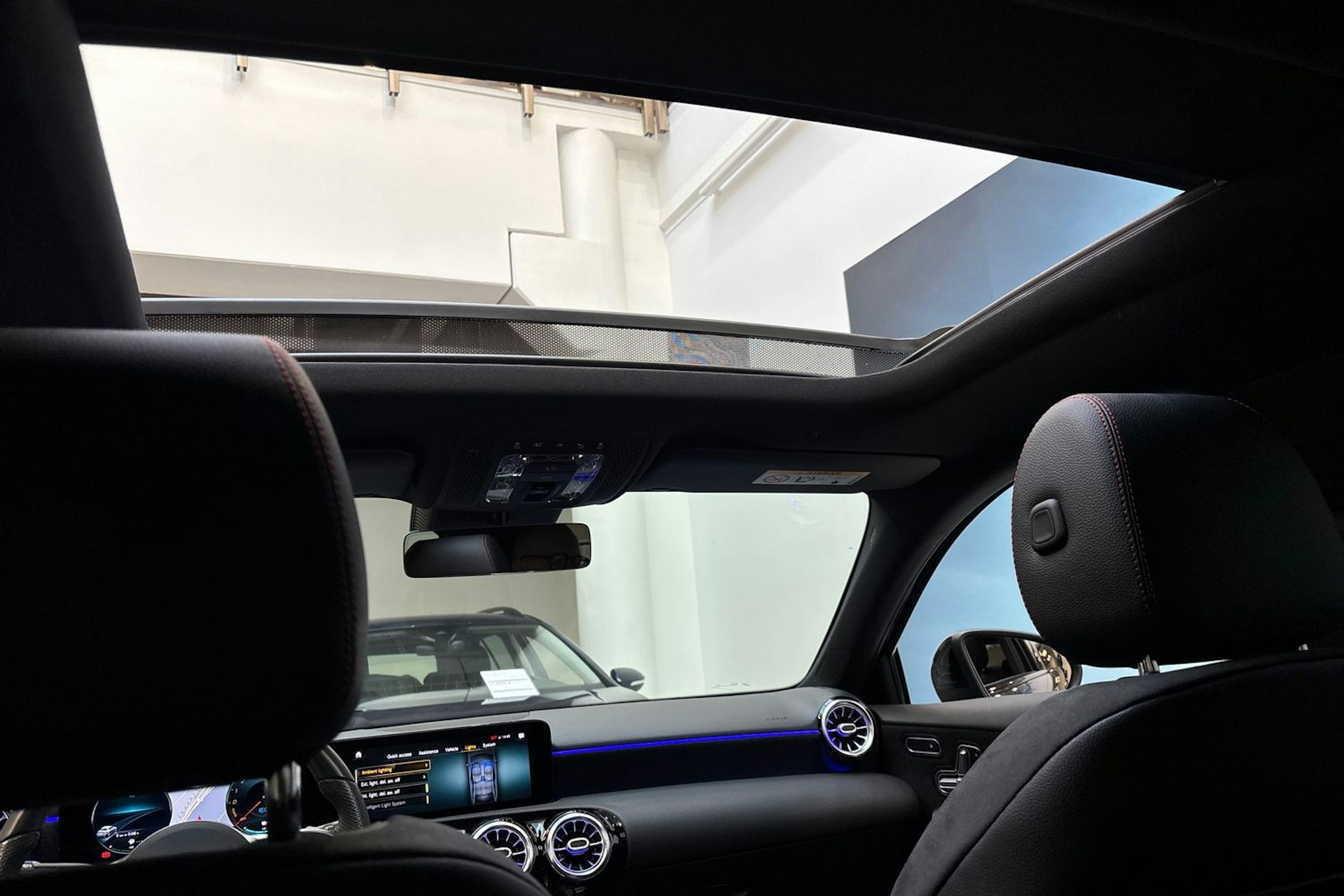 sininen Mercedes-Benz A 2021 kuva 20.