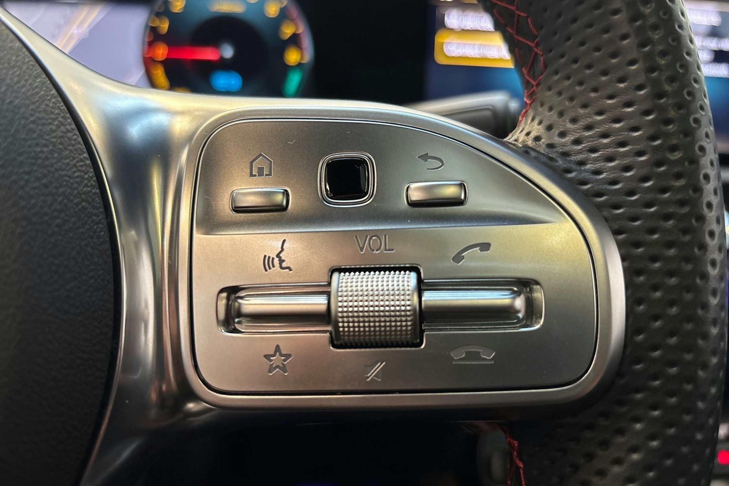 sininen Mercedes-Benz A 2021 kuva 32.