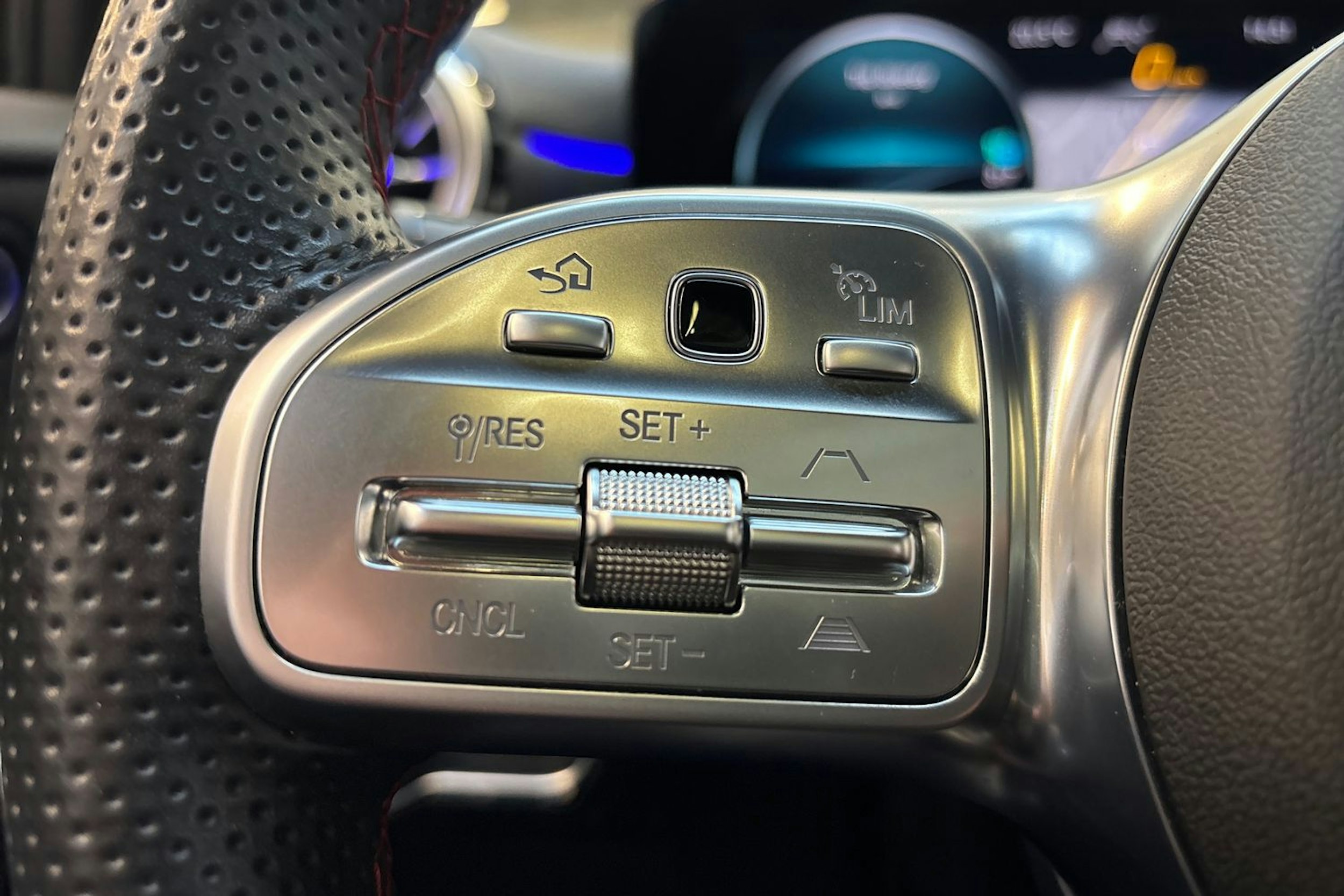 sininen Mercedes-Benz A 2021 kuva 33.