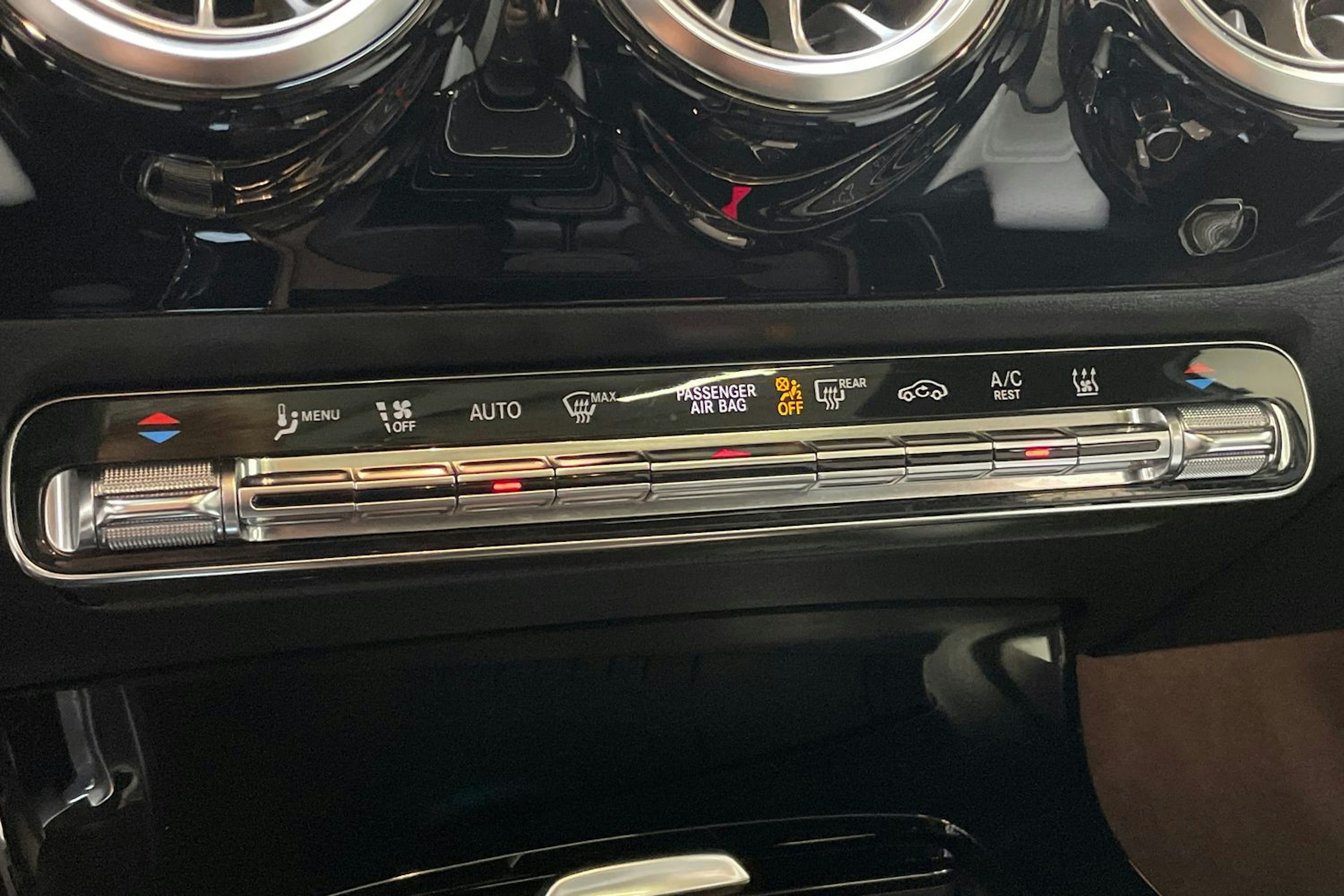 valkoinen Mercedes-Benz A 2021 kuva 19.