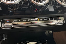 valkoinen Mercedes-Benz A 2021 kuva 19.