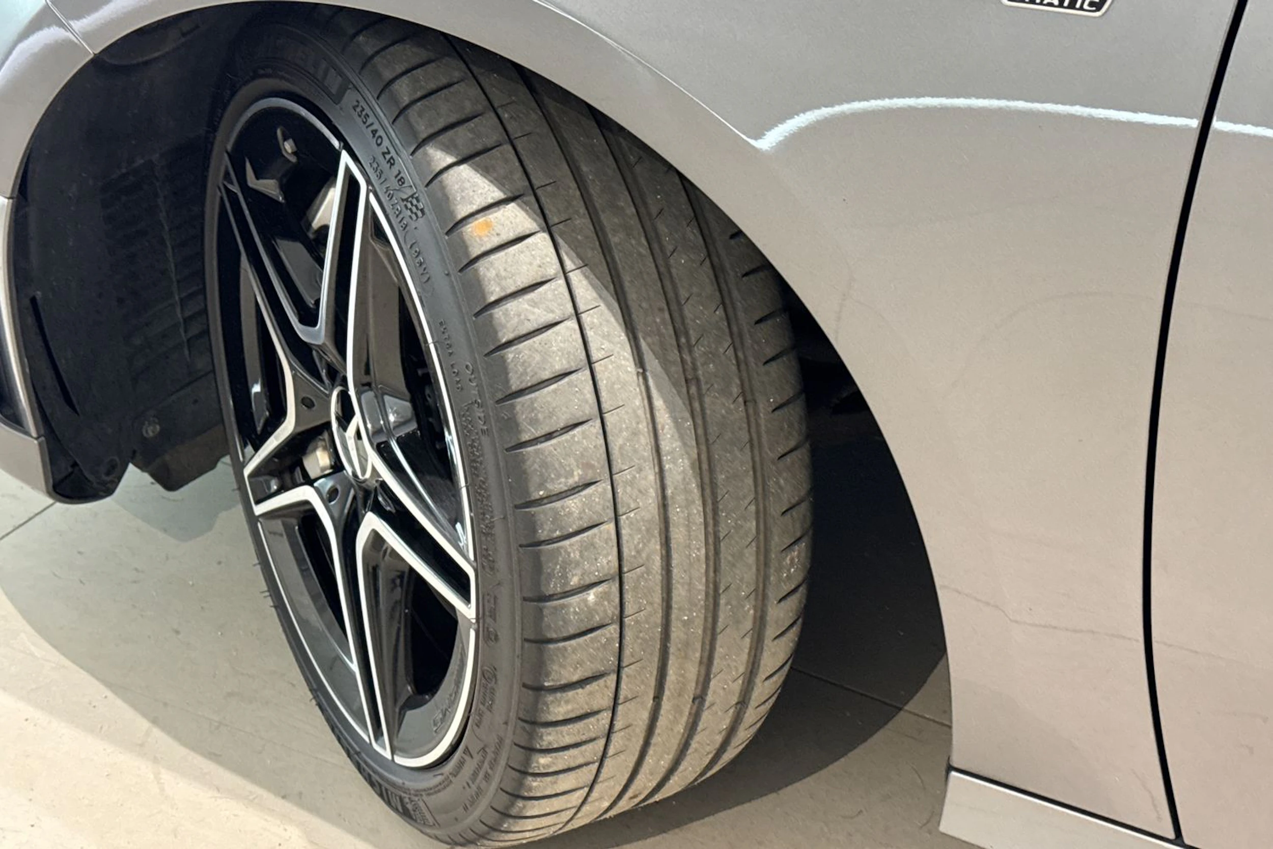 harmaa Mercedes-Benz A 35 AMG 2021 kuva 13.
