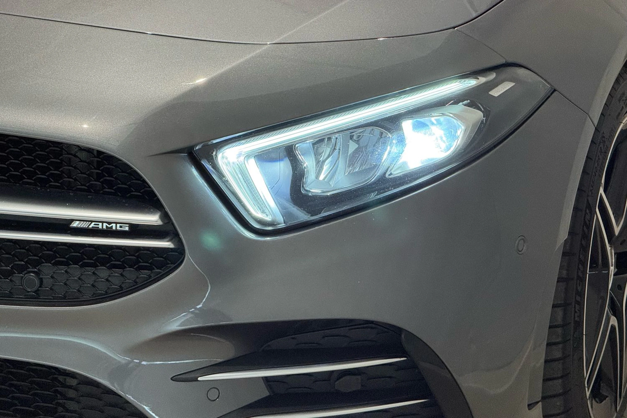 harmaa Mercedes-Benz A 35 AMG 2021 kuva 16.