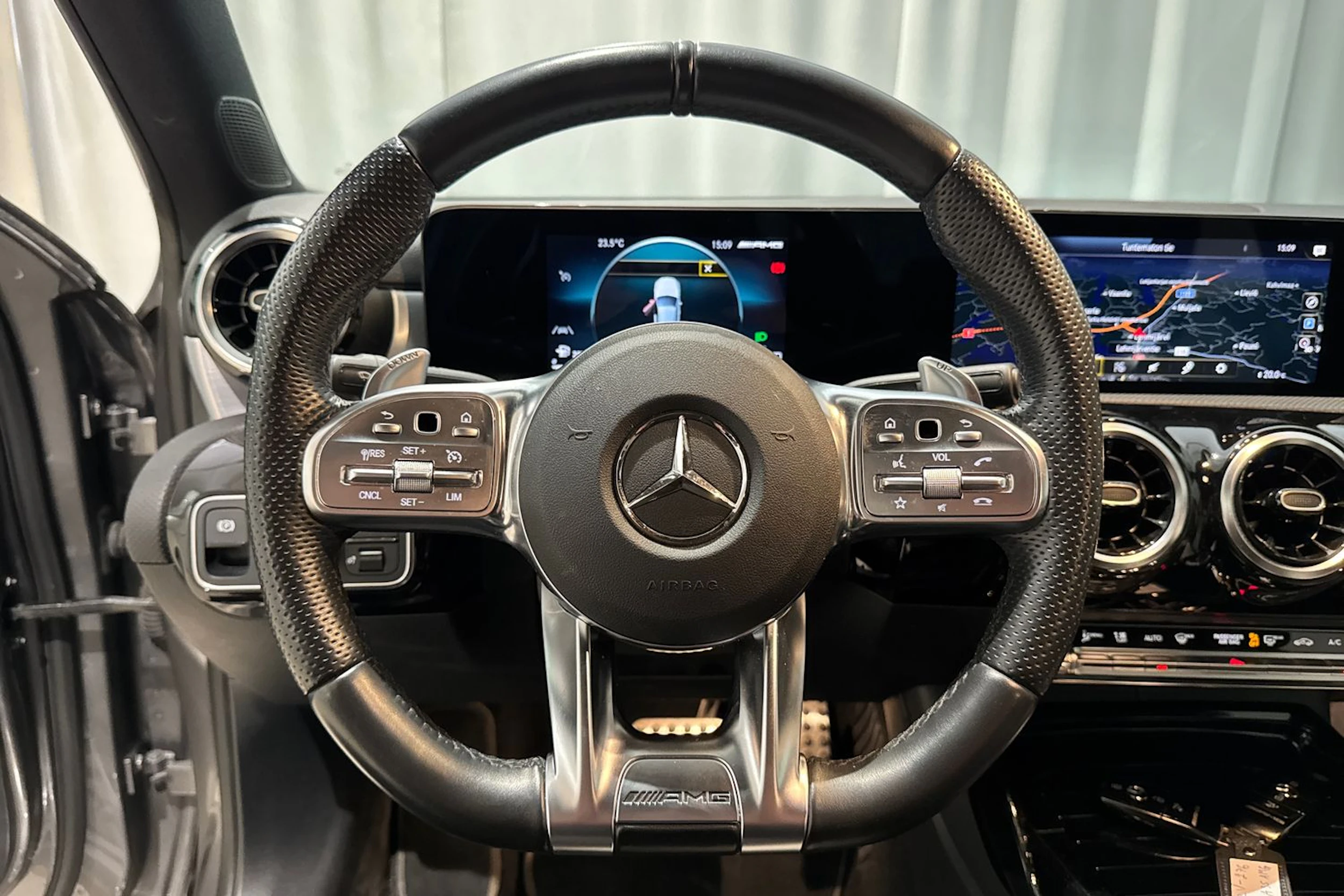 harmaa Mercedes-Benz A 35 AMG 2021 kuva 20.