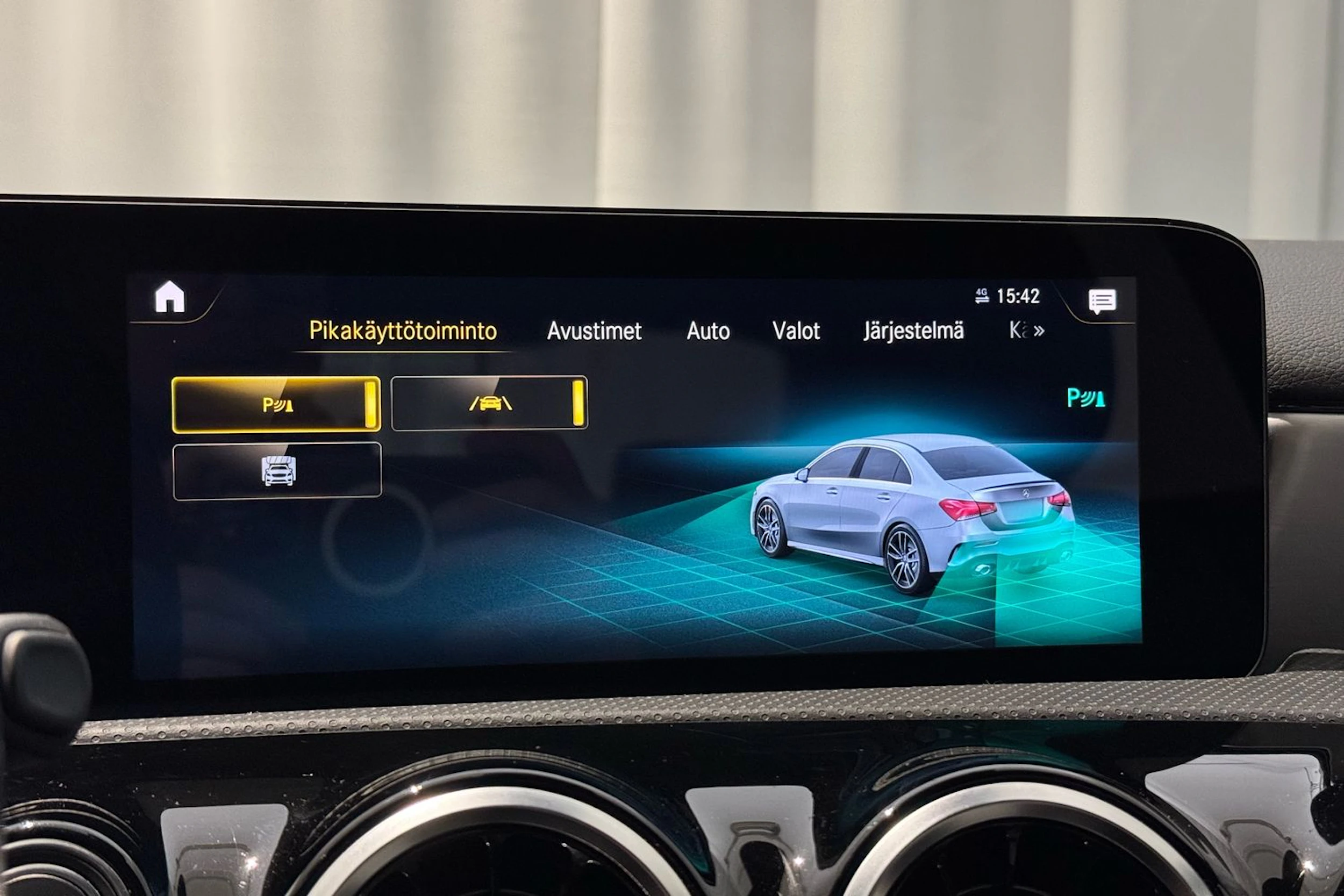 harmaa Mercedes-Benz A 35 AMG 2021 kuva 27.
