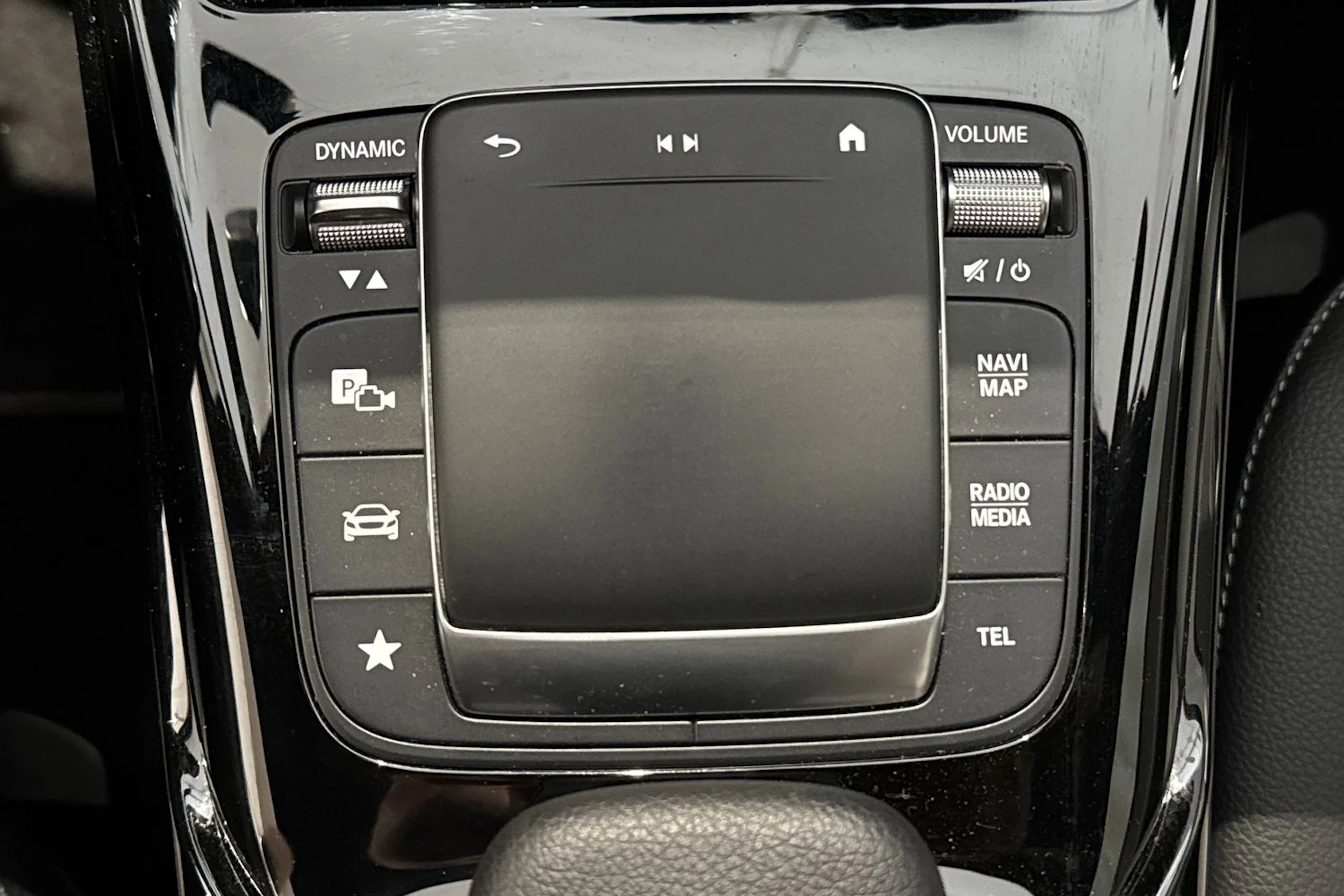 harmaa Mercedes-Benz A 35 AMG 2021 kuva 29.