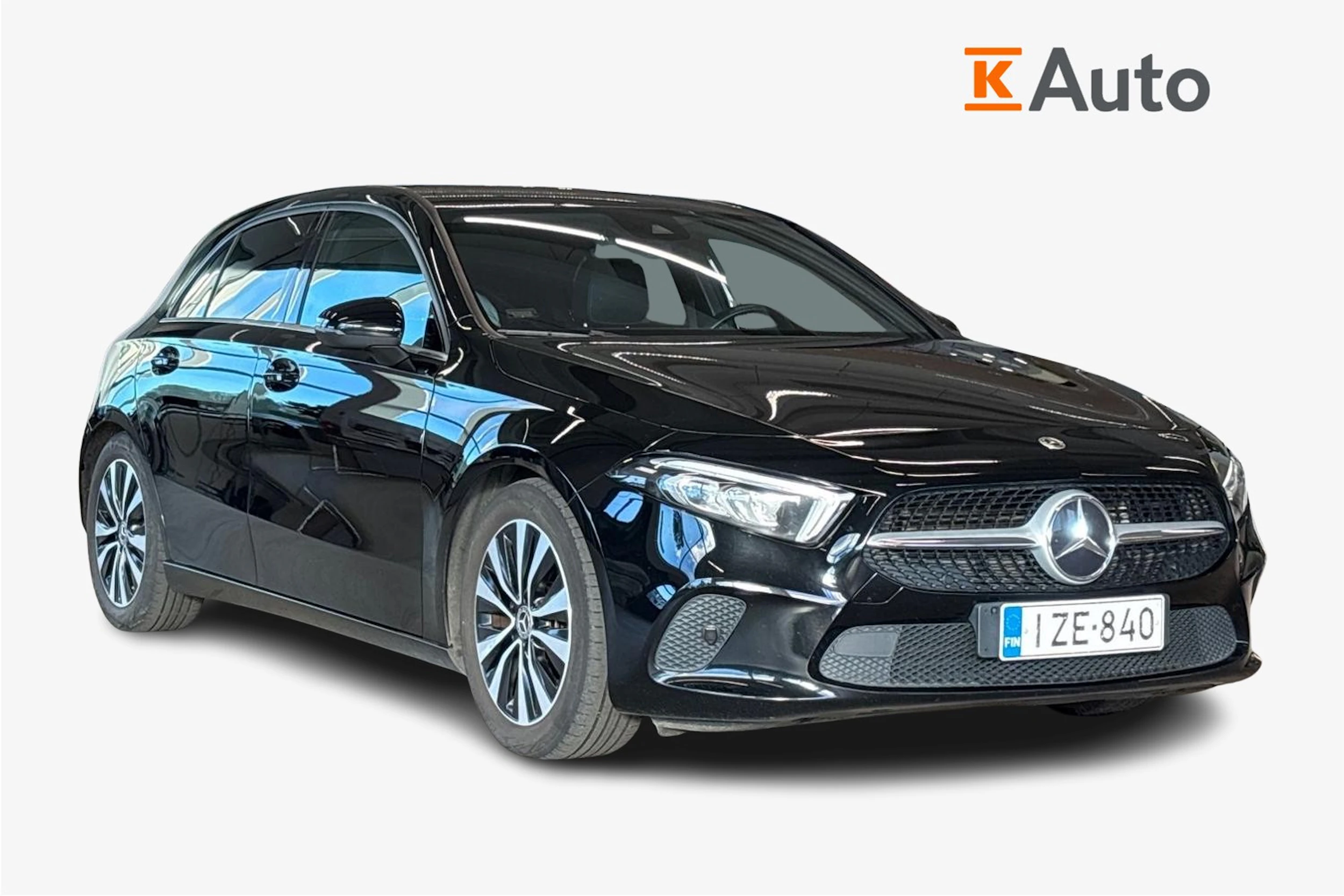 musta Mercedes-Benz A 2021 kuva 1.