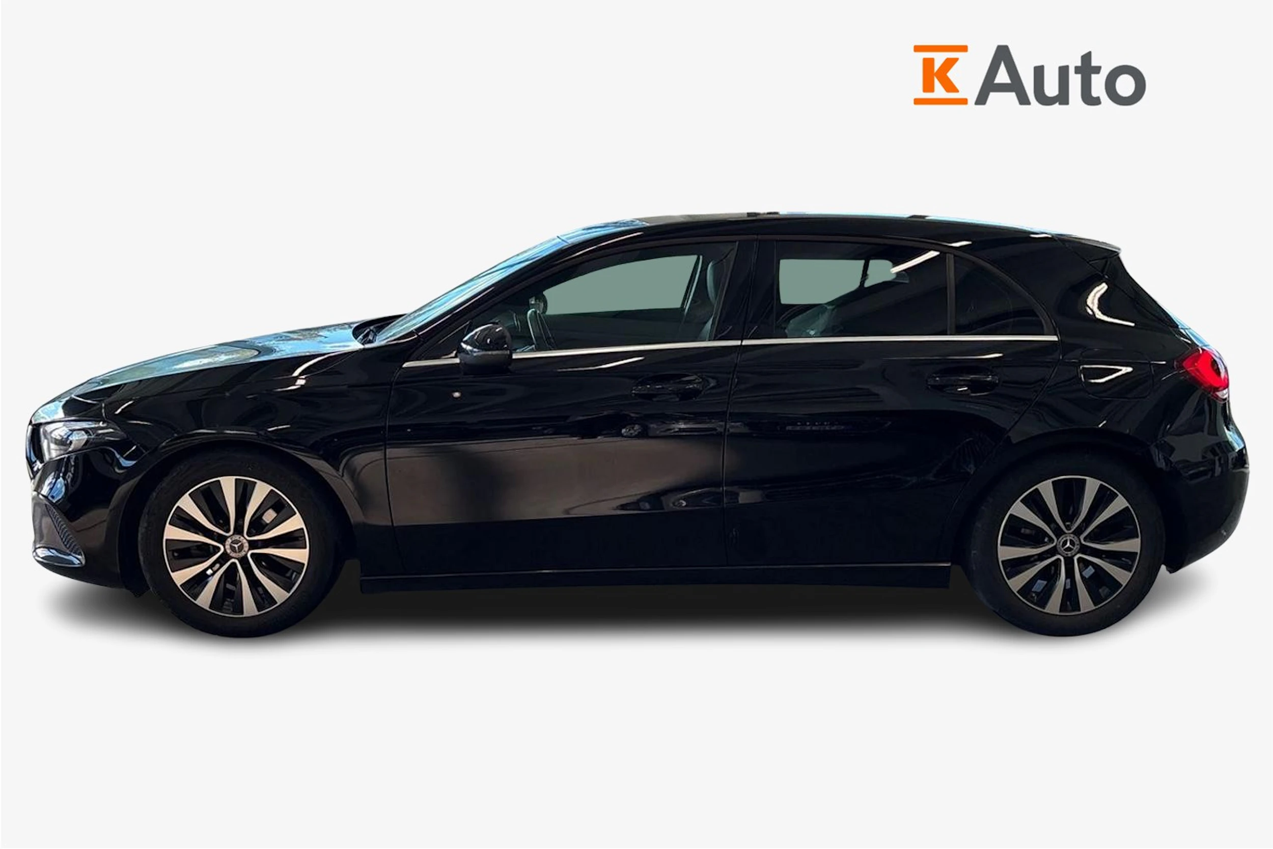 musta Mercedes-Benz A 2021 kuva 5.