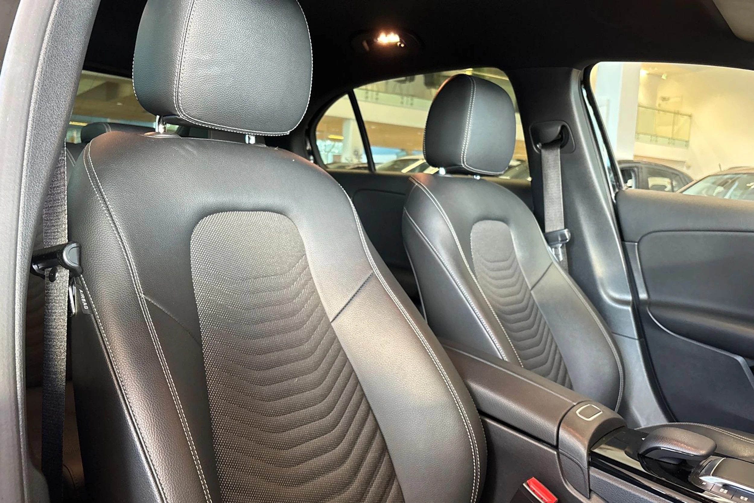 musta Mercedes-Benz A 2021 kuva 18.