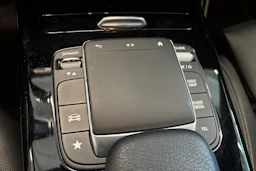 musta Mercedes-Benz A 2021 kuva 34.