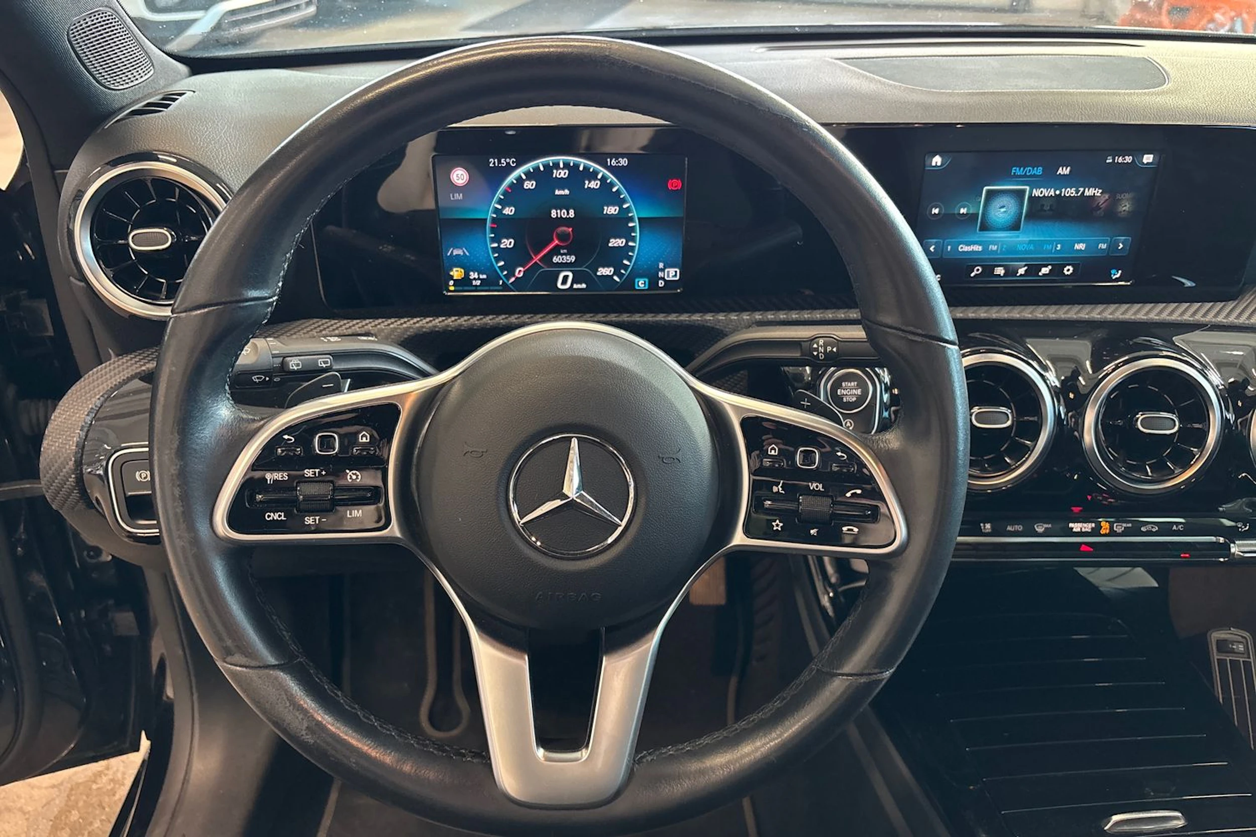 musta Mercedes-Benz A 2021 kuva 36.