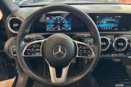 musta Mercedes-Benz A 2021 kuva 36.