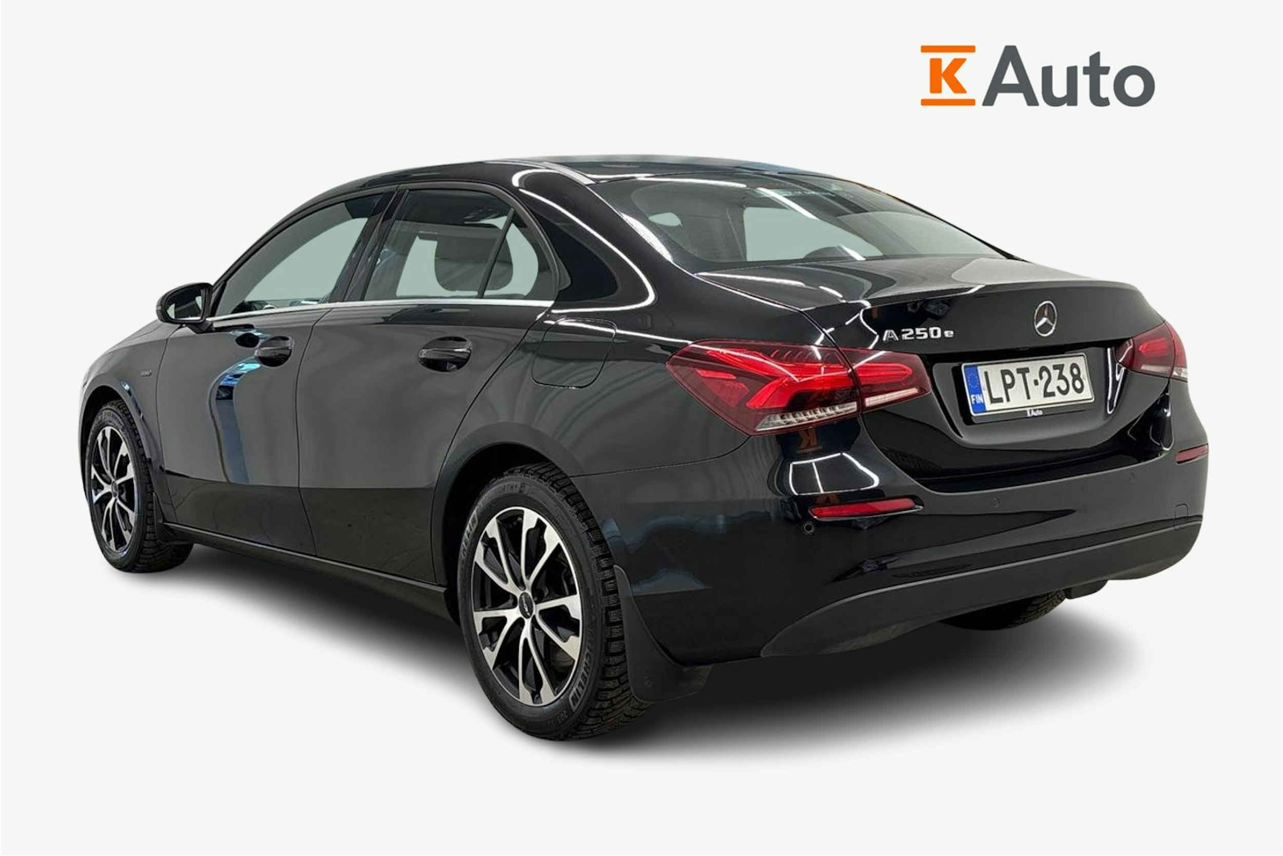 musta Mercedes-Benz A 2021 kuva 2.