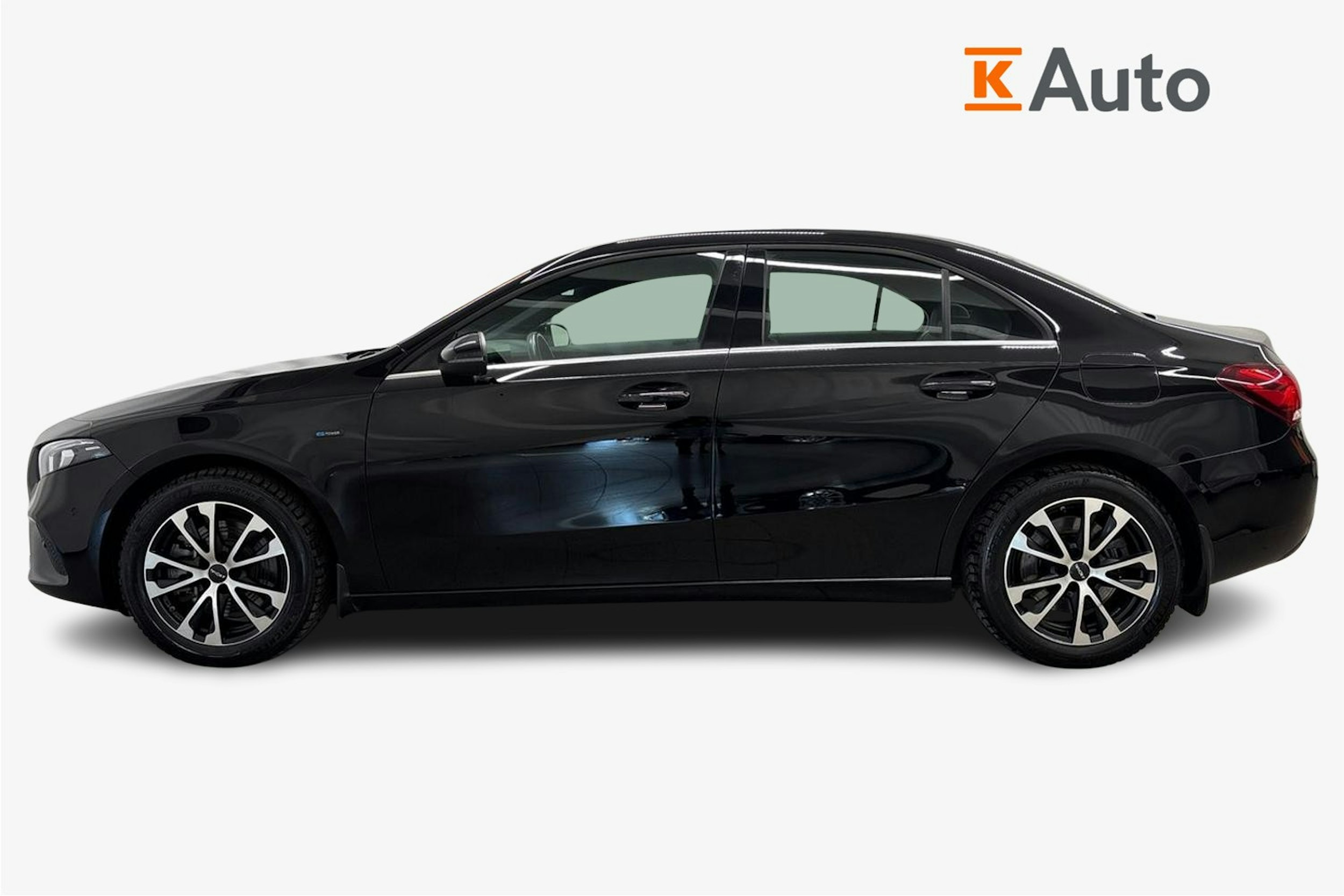 musta Mercedes-Benz A 2021 kuva 5.