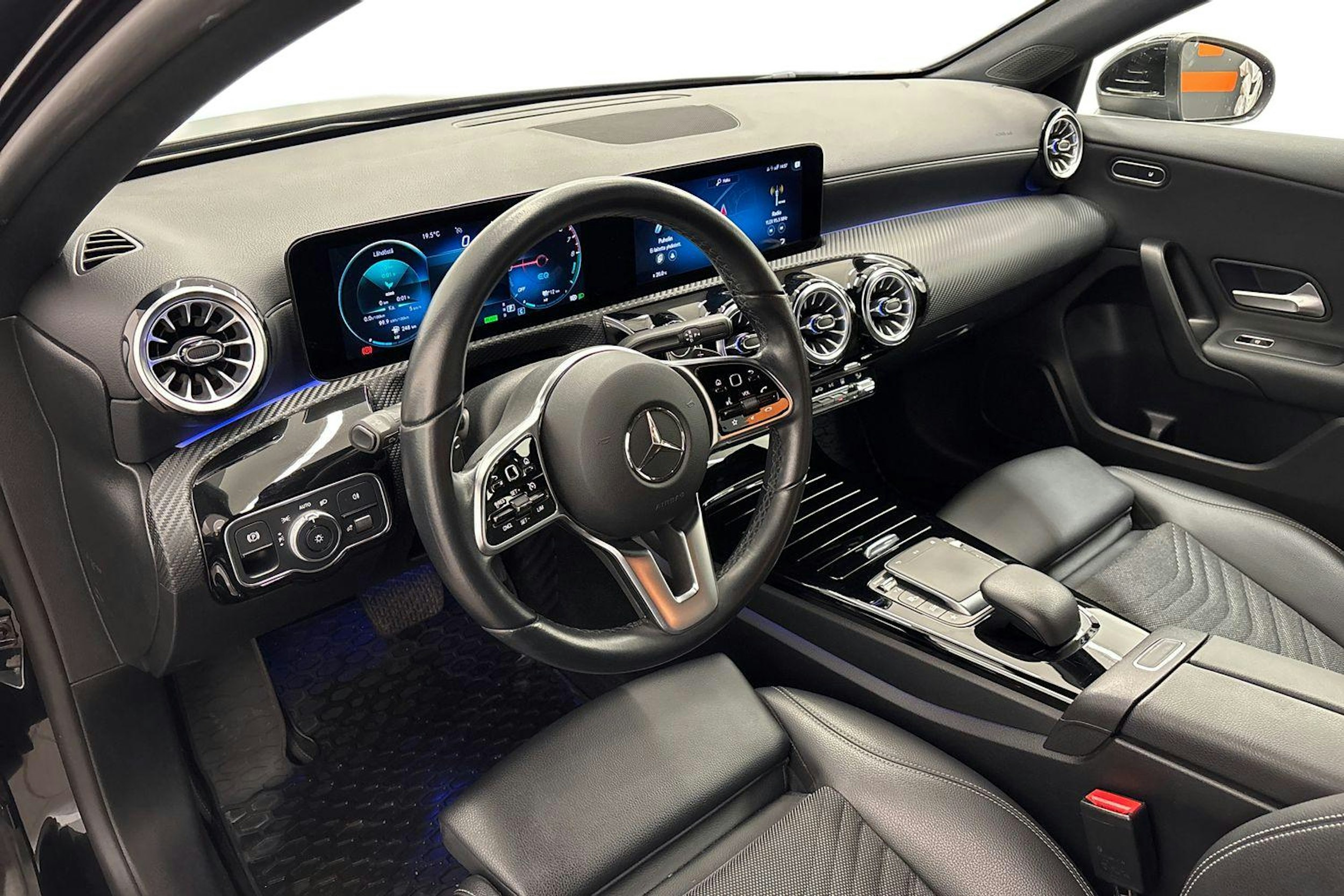 musta Mercedes-Benz A 2021 kuva 6.