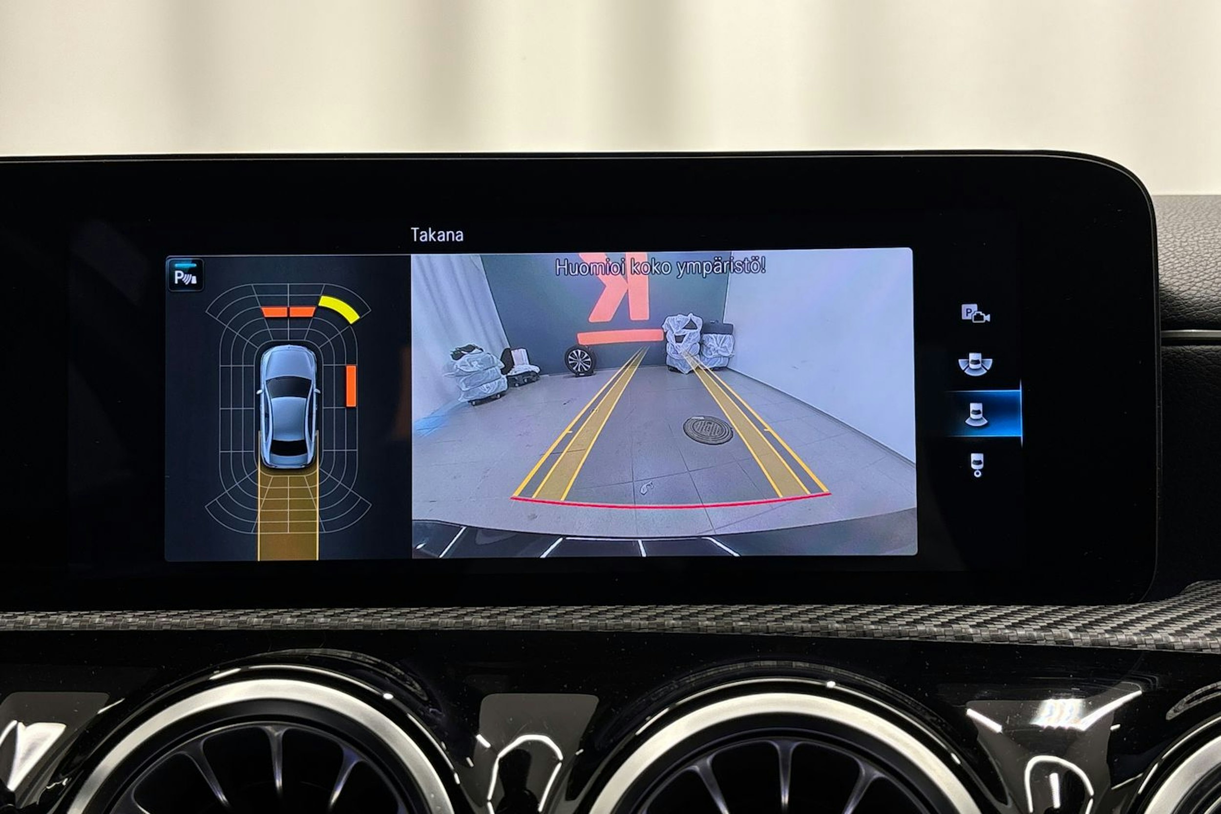 musta Mercedes-Benz A 2021 kuva 16.