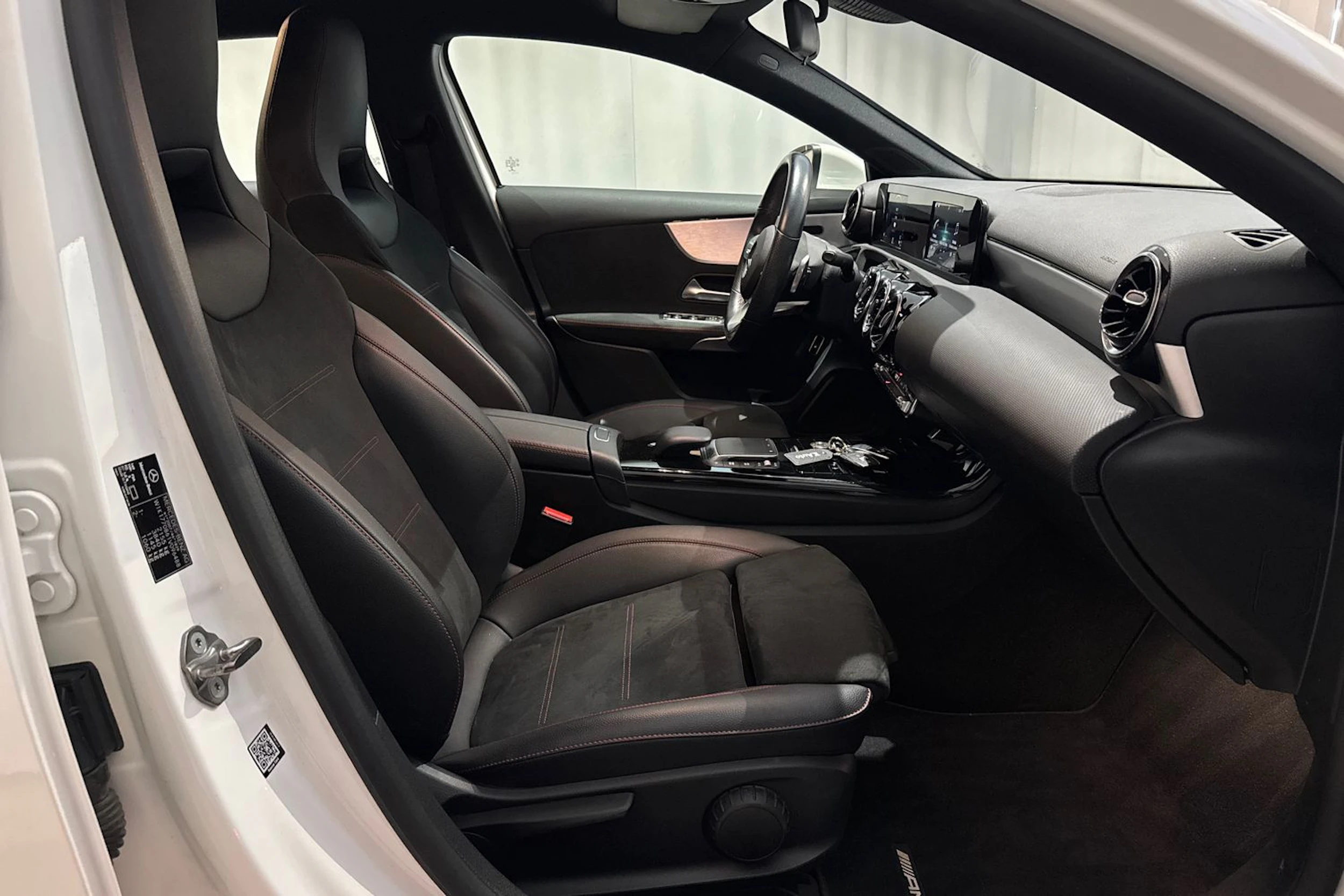 valkoinen Mercedes-Benz A 2021 kuva 13.