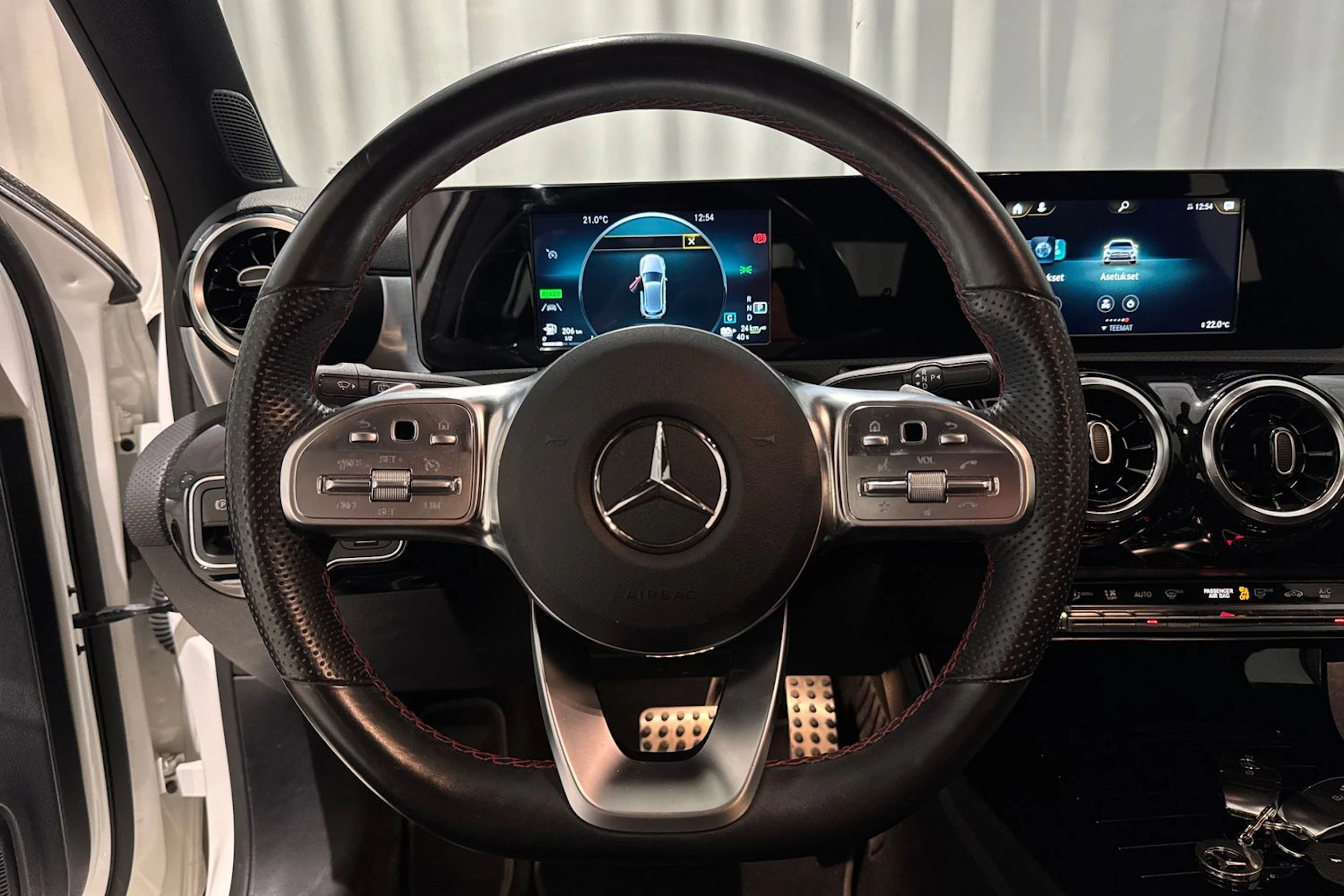 valkoinen Mercedes-Benz A 2021 kuva 14.