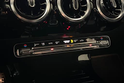 valkoinen Mercedes-Benz A 2021 kuva 24.