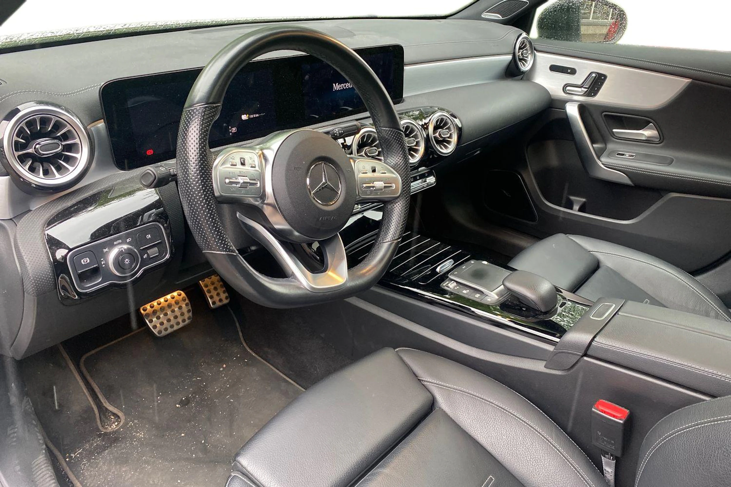 Valkoinen Mercedes-Benz A 2021 kuva 3.
