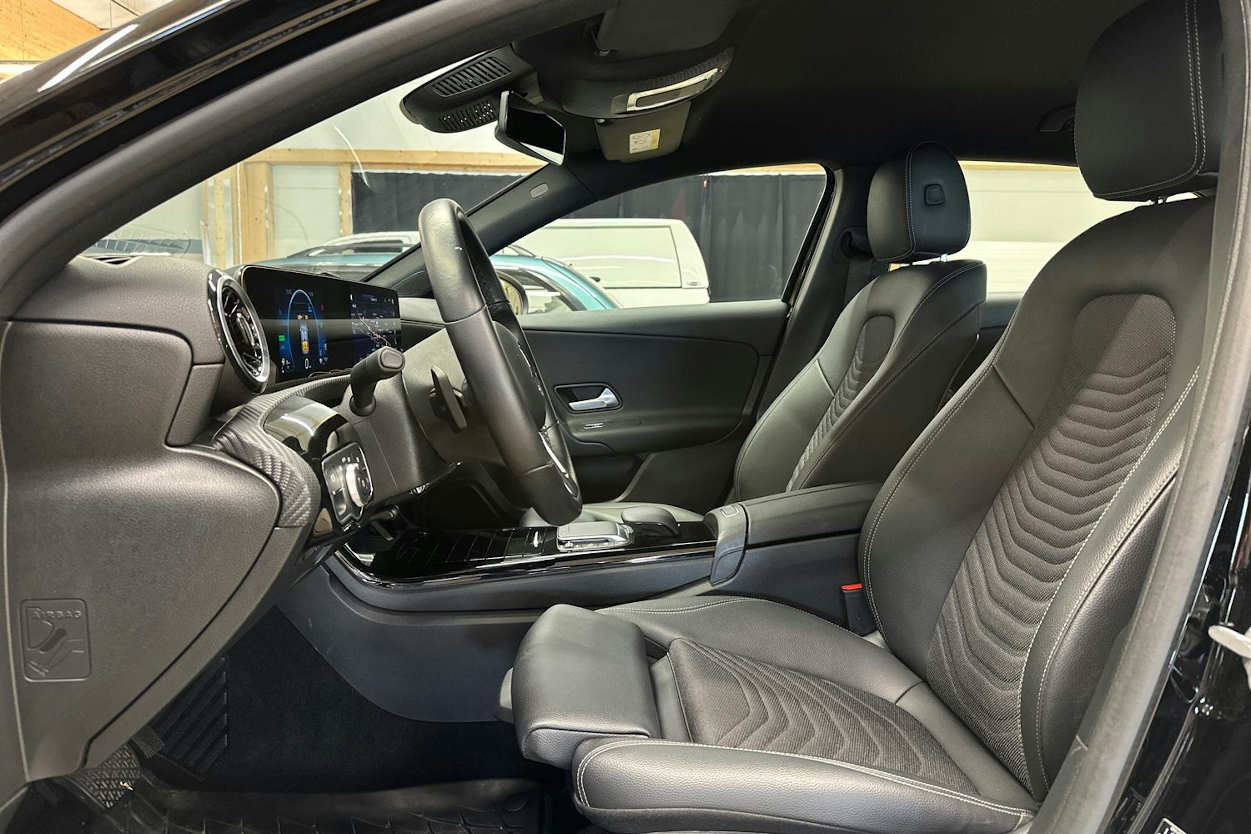 musta Mercedes-Benz A 2021 kuva 15.